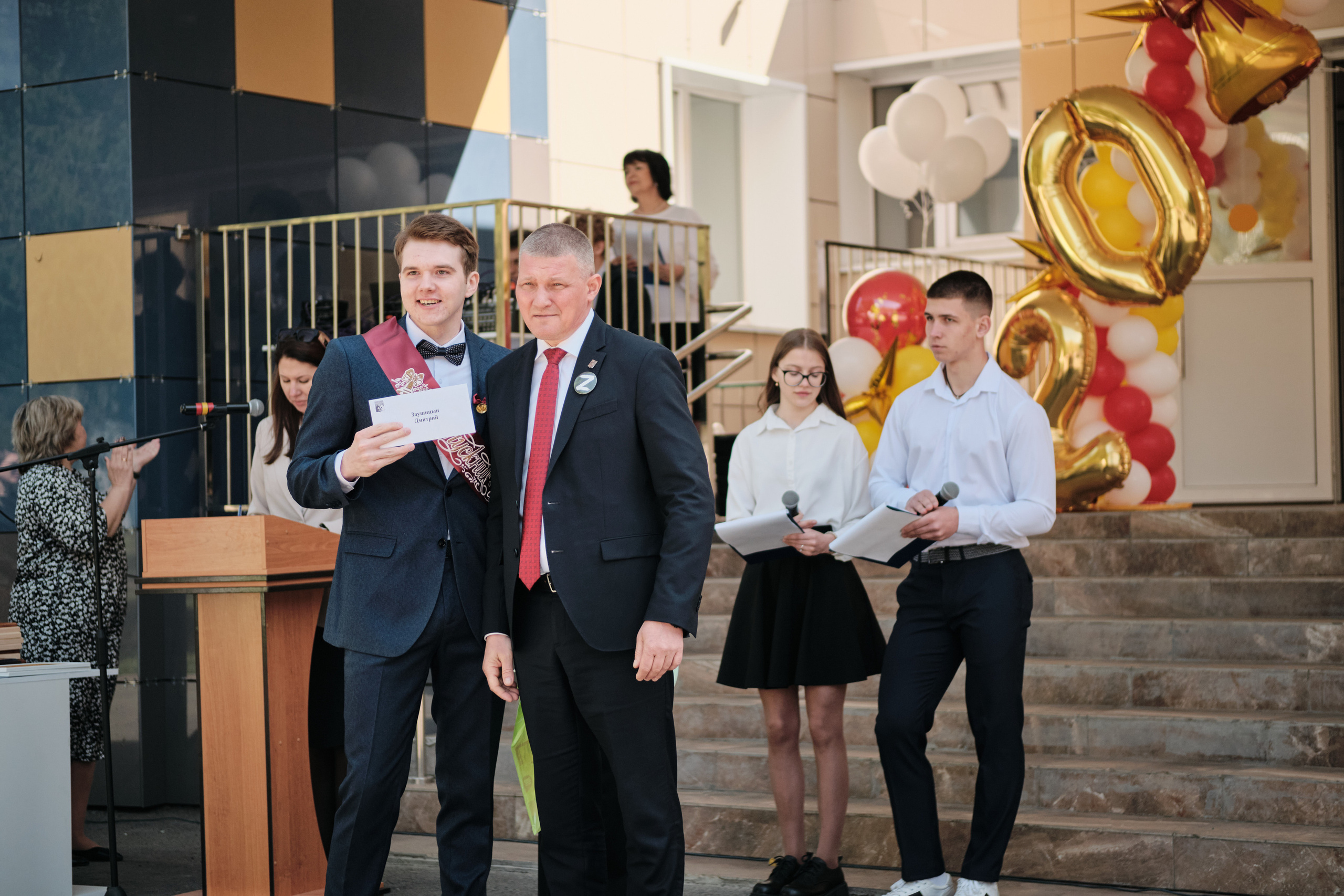 Последний звонок Таштагол 2023. Свадебный и семейный фотограф в Новокузнецке Иван Иванов