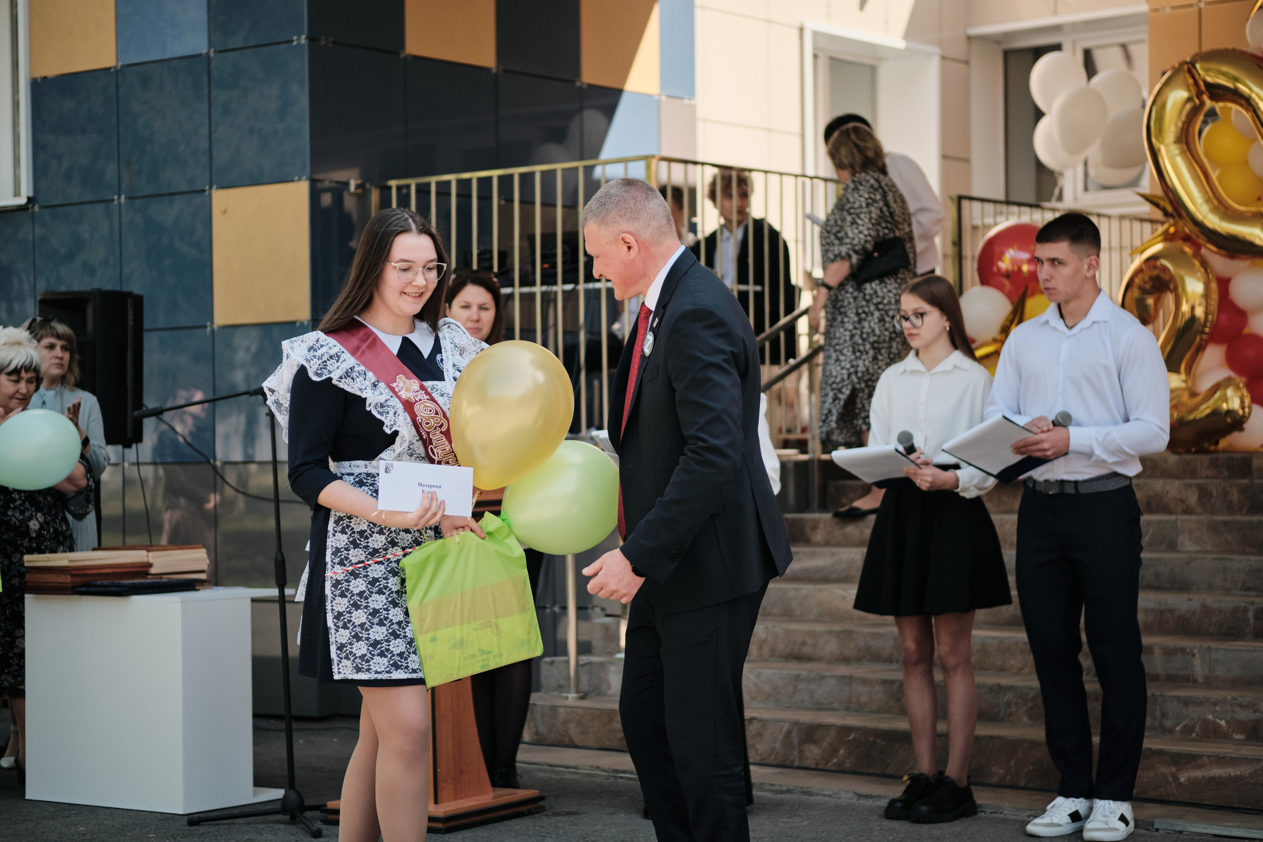 Последний звонок Таштагол 2023. Свадебный и семейный фотограф в Новокузнецке Иван Иванов