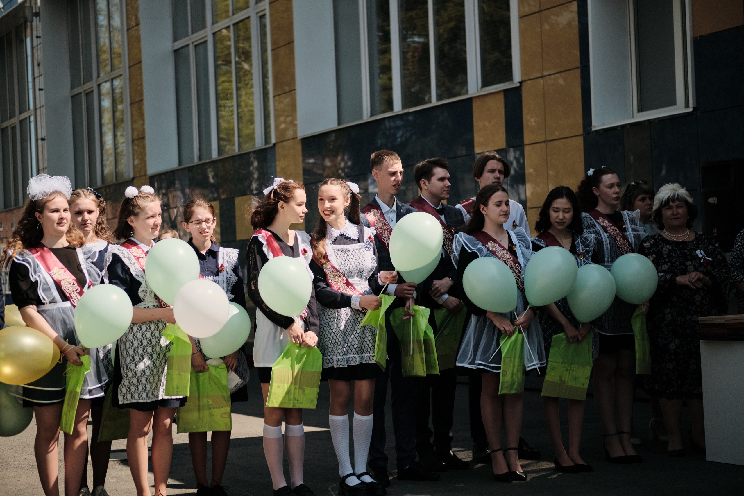 Последний звонок Таштагол 2023. Свадебный и семейный фотограф в Новокузнецке Иван Иванов