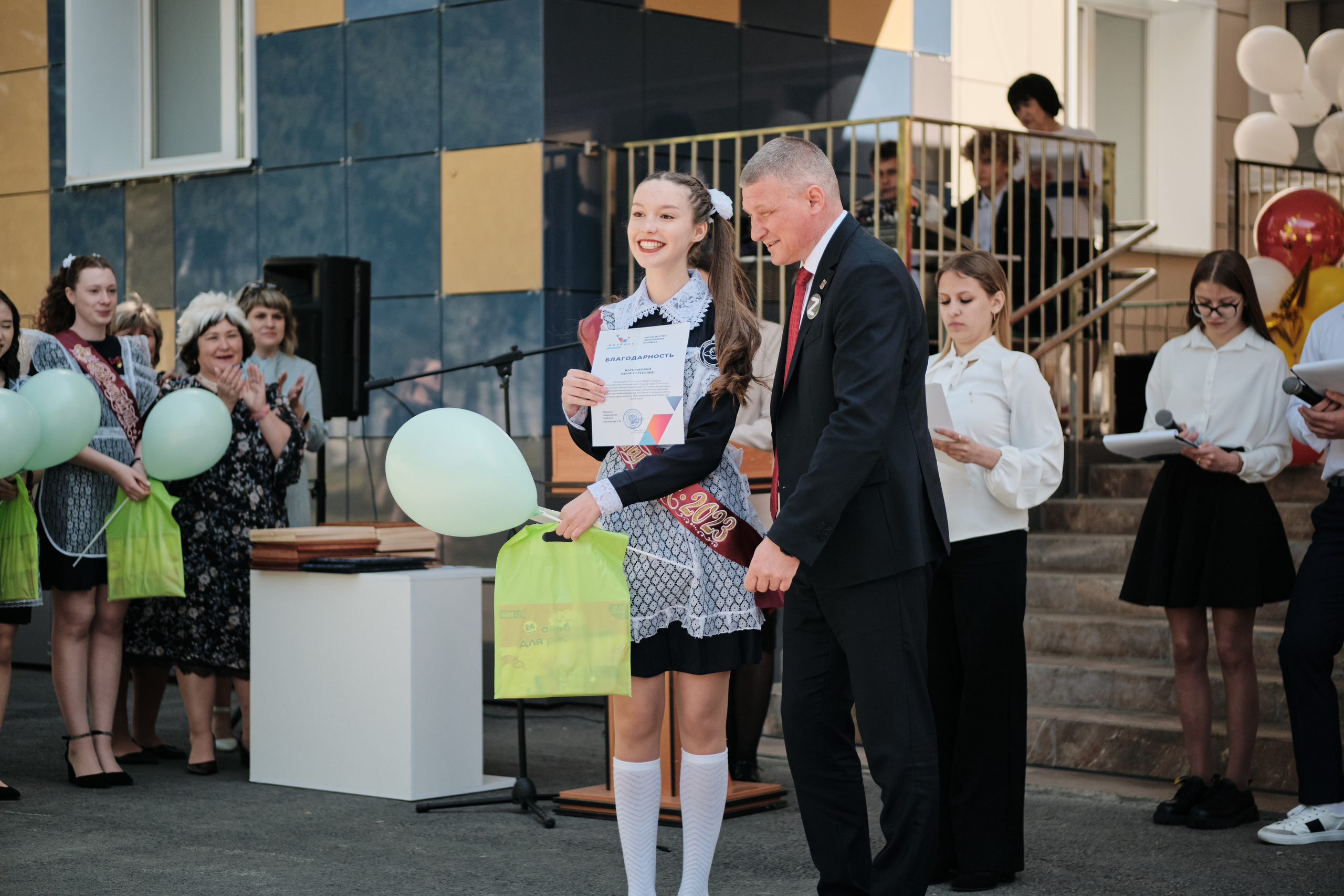 Последний звонок Таштагол 2023. Свадебный и семейный фотограф в Новокузнецке Иван Иванов