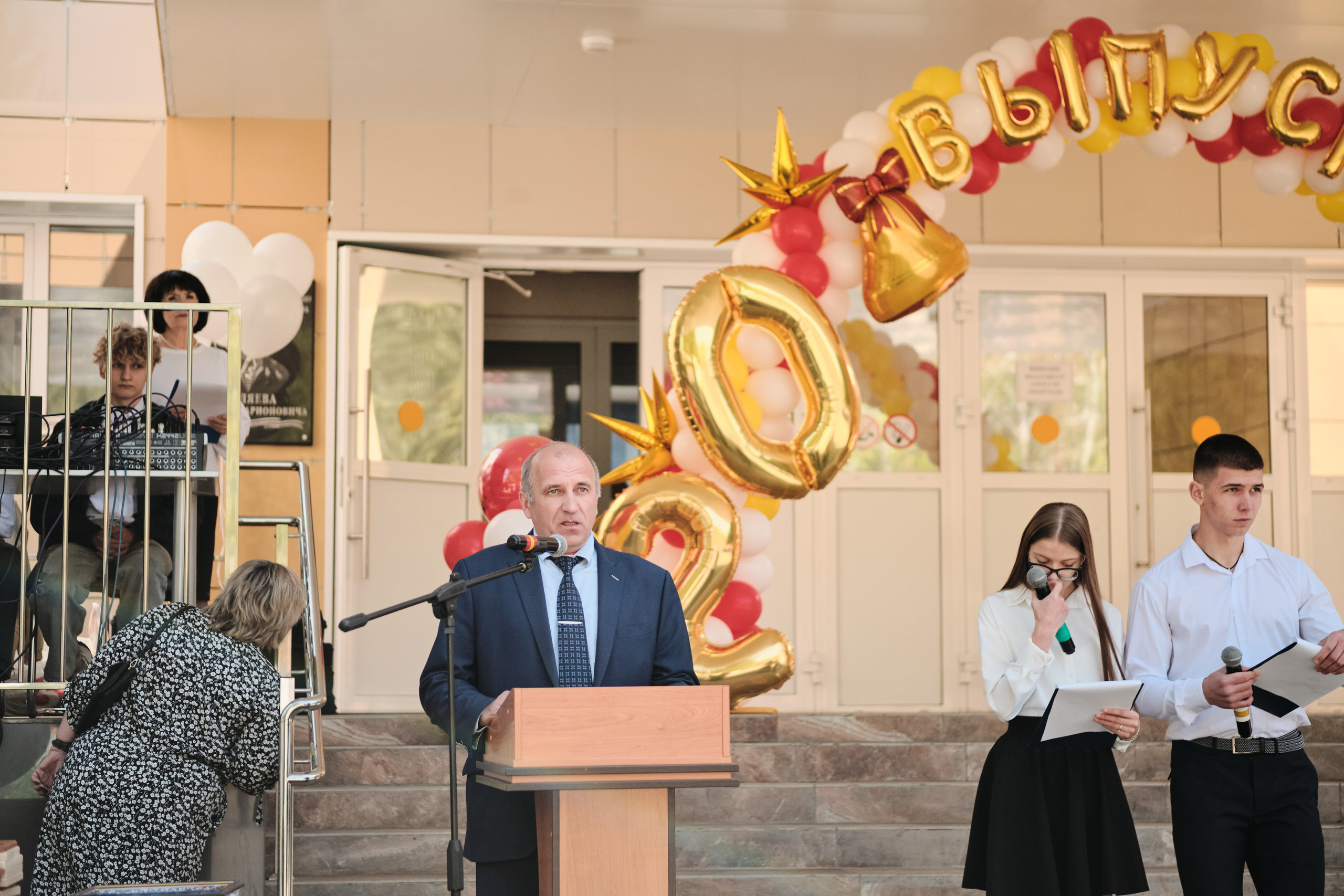 Последний звонок Таштагол 2023. Свадебный и семейный фотограф в Новокузнецке Иван Иванов