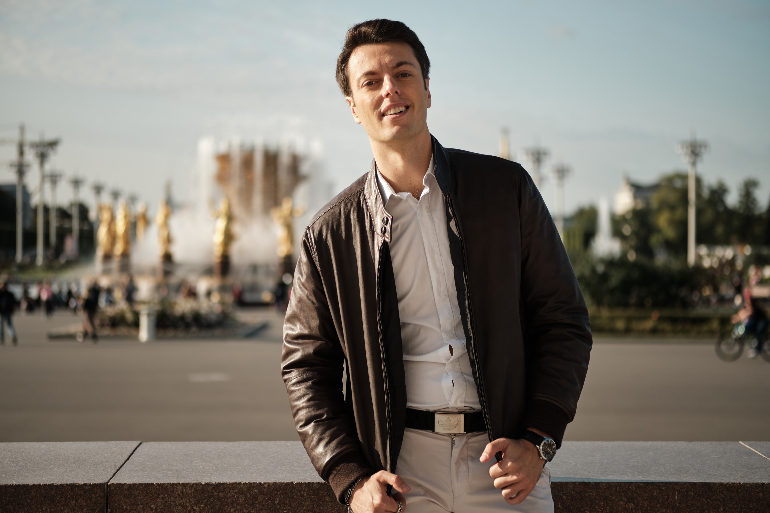 Ведущий МСК — Константин. Свадебный и семейный фотограф в Новокузнецке Иван Иванов