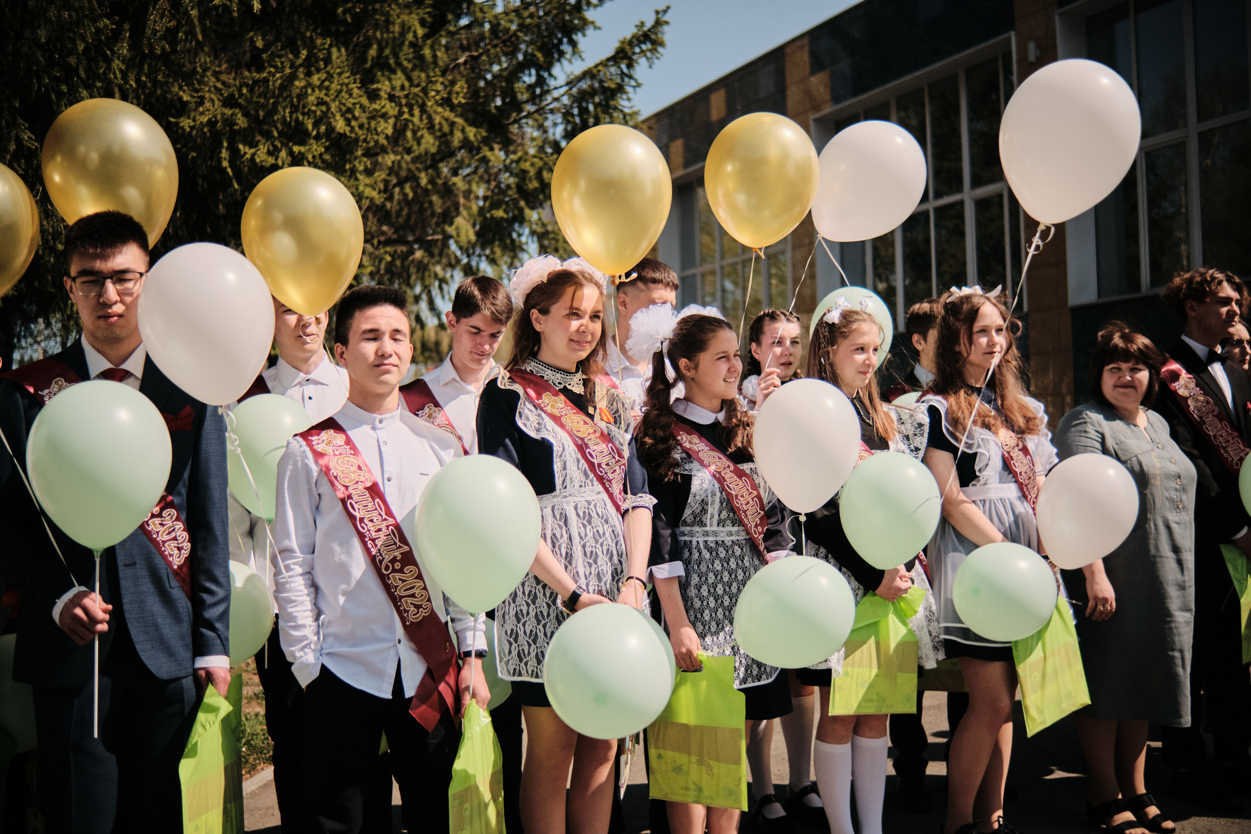 Последний звонок Таштагол 2023. Свадебный и семейный фотограф в Новокузнецке Иван Иванов