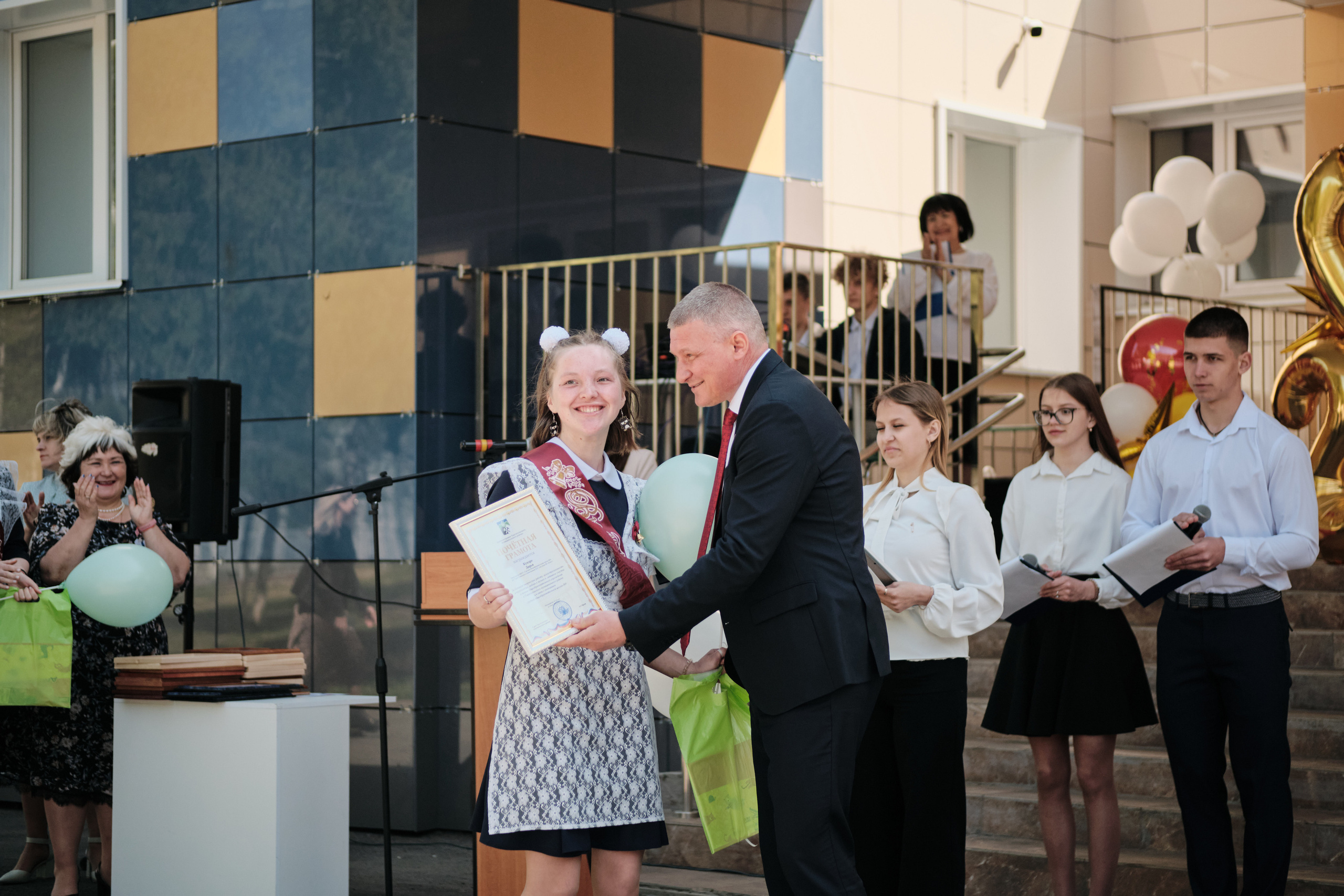 Последний звонок Таштагол 2023. Свадебный и семейный фотограф в Новокузнецке Иван Иванов