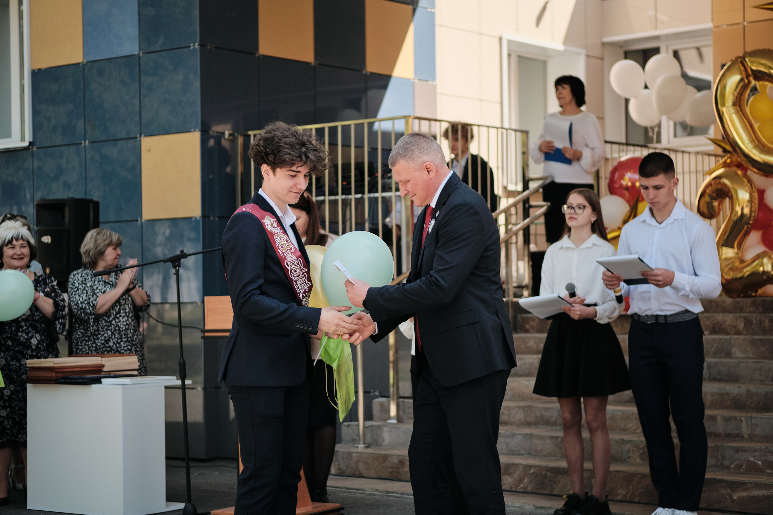 Последний звонок Таштагол 2023. Свадебный и семейный фотограф в Новокузнецке Иван Иванов