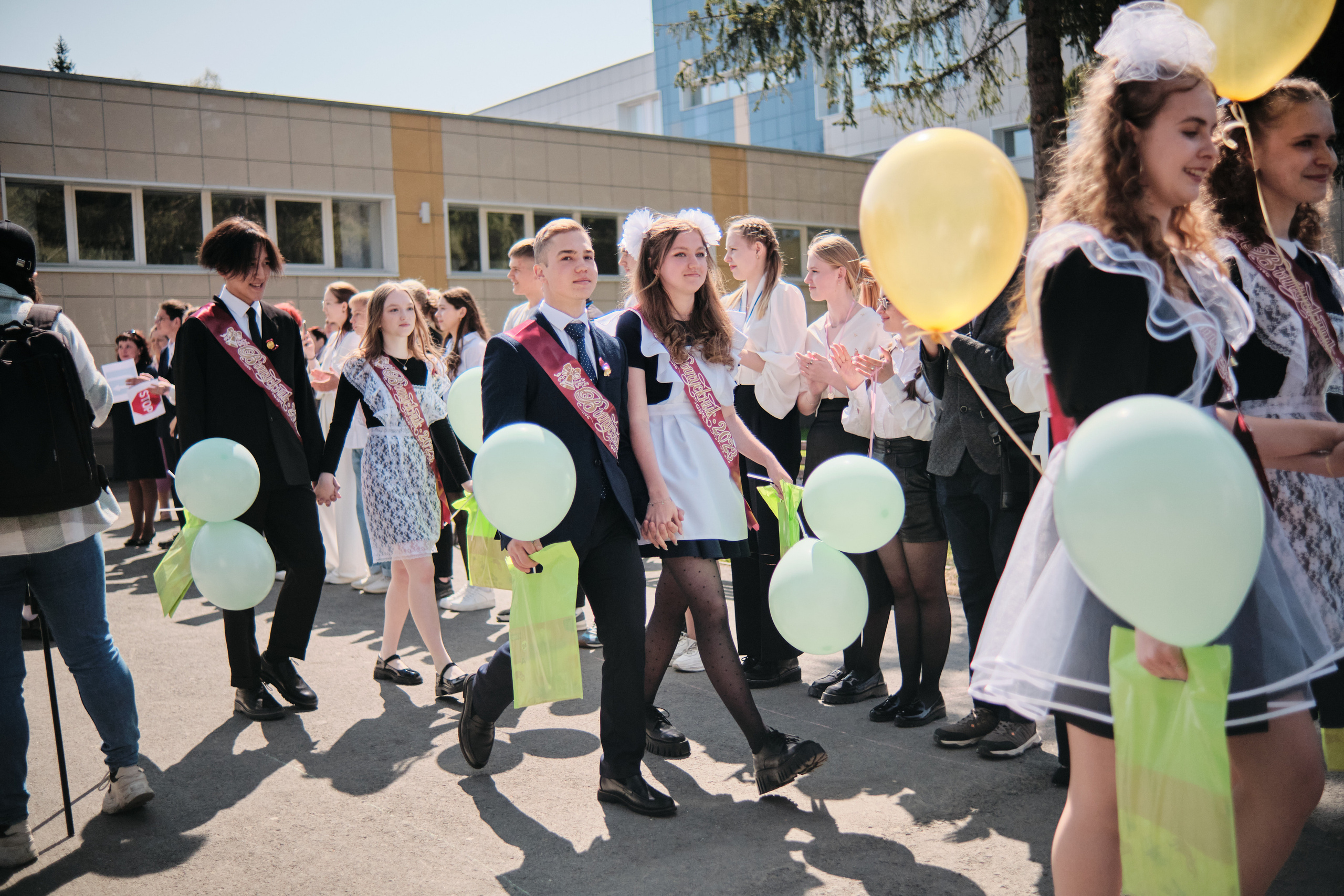 Последний звонок Таштагол 2023. Свадебный и семейный фотограф в Новокузнецке Иван Иванов