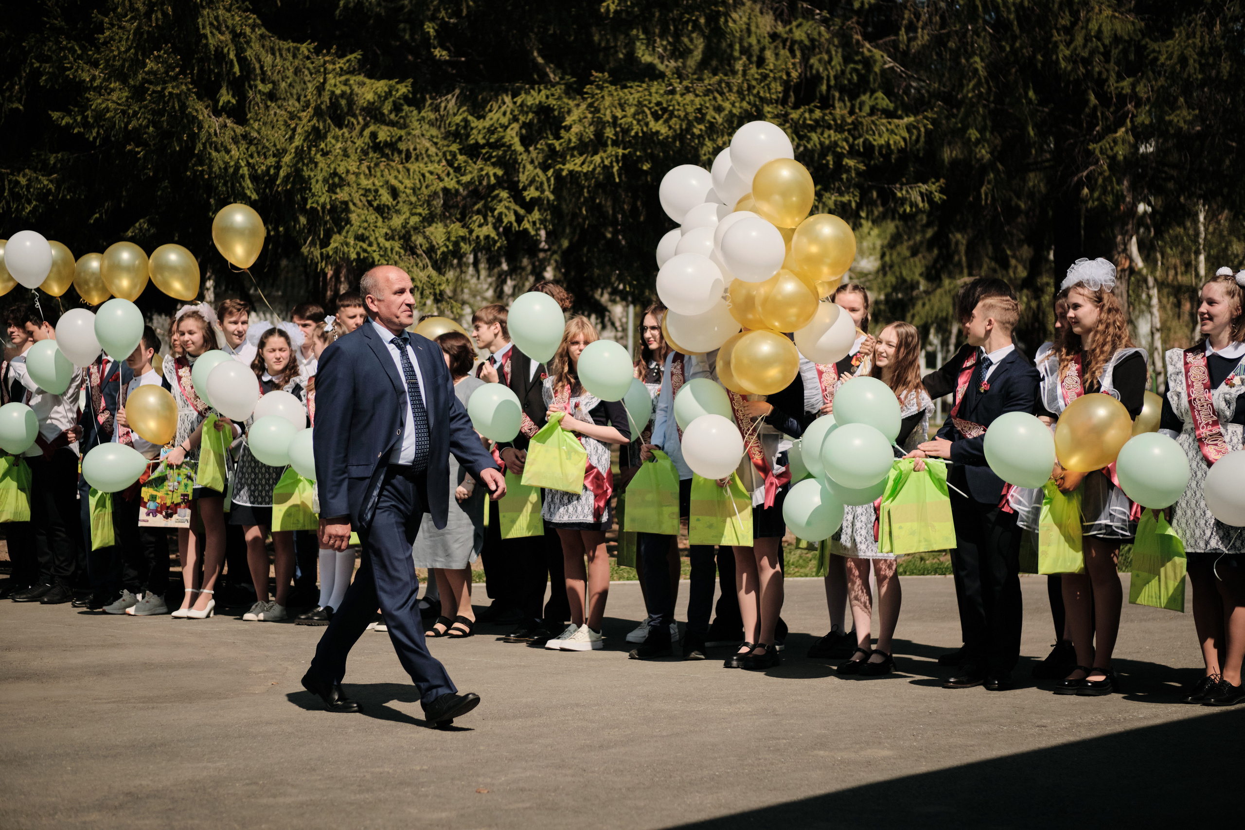 Последний звонок Таштагол 2023. Свадебный и семейный фотограф в Новокузнецке Иван Иванов