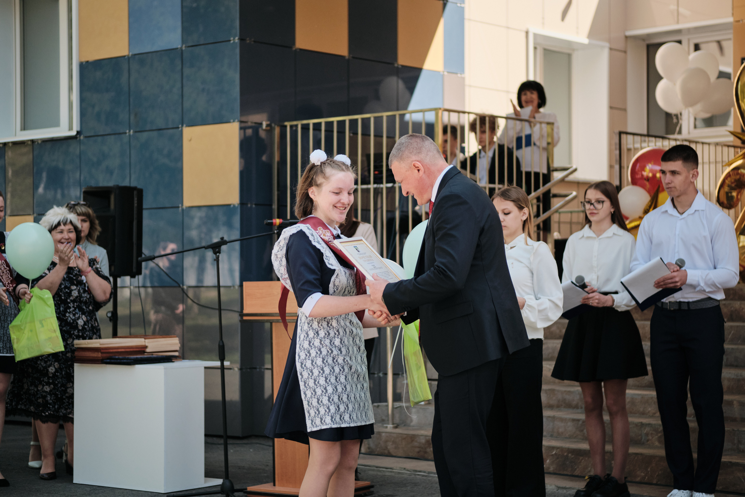 Последний звонок Таштагол 2023. Свадебный и семейный фотограф в Новокузнецке Иван Иванов