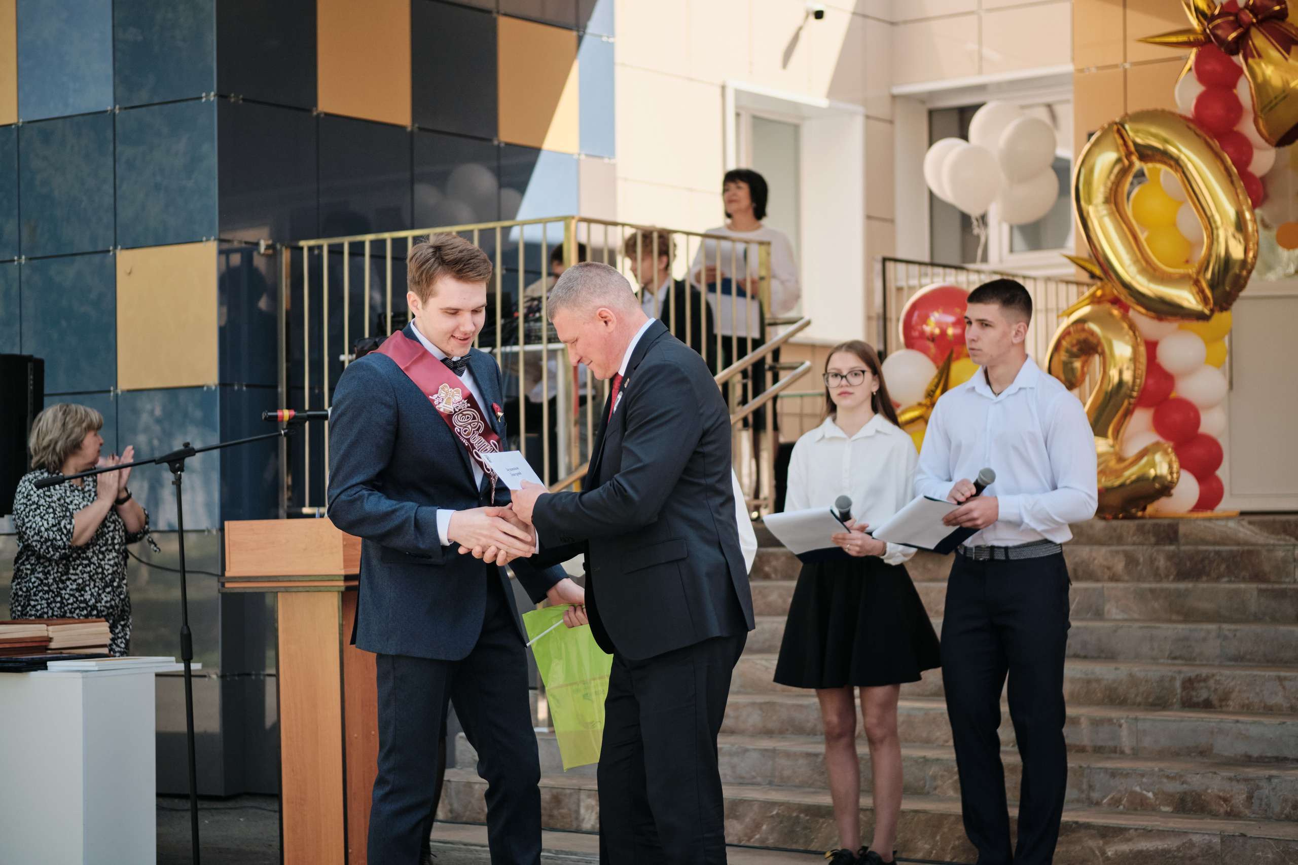 Последний звонок Таштагол 2023. Свадебный и семейный фотограф в Новокузнецке Иван Иванов