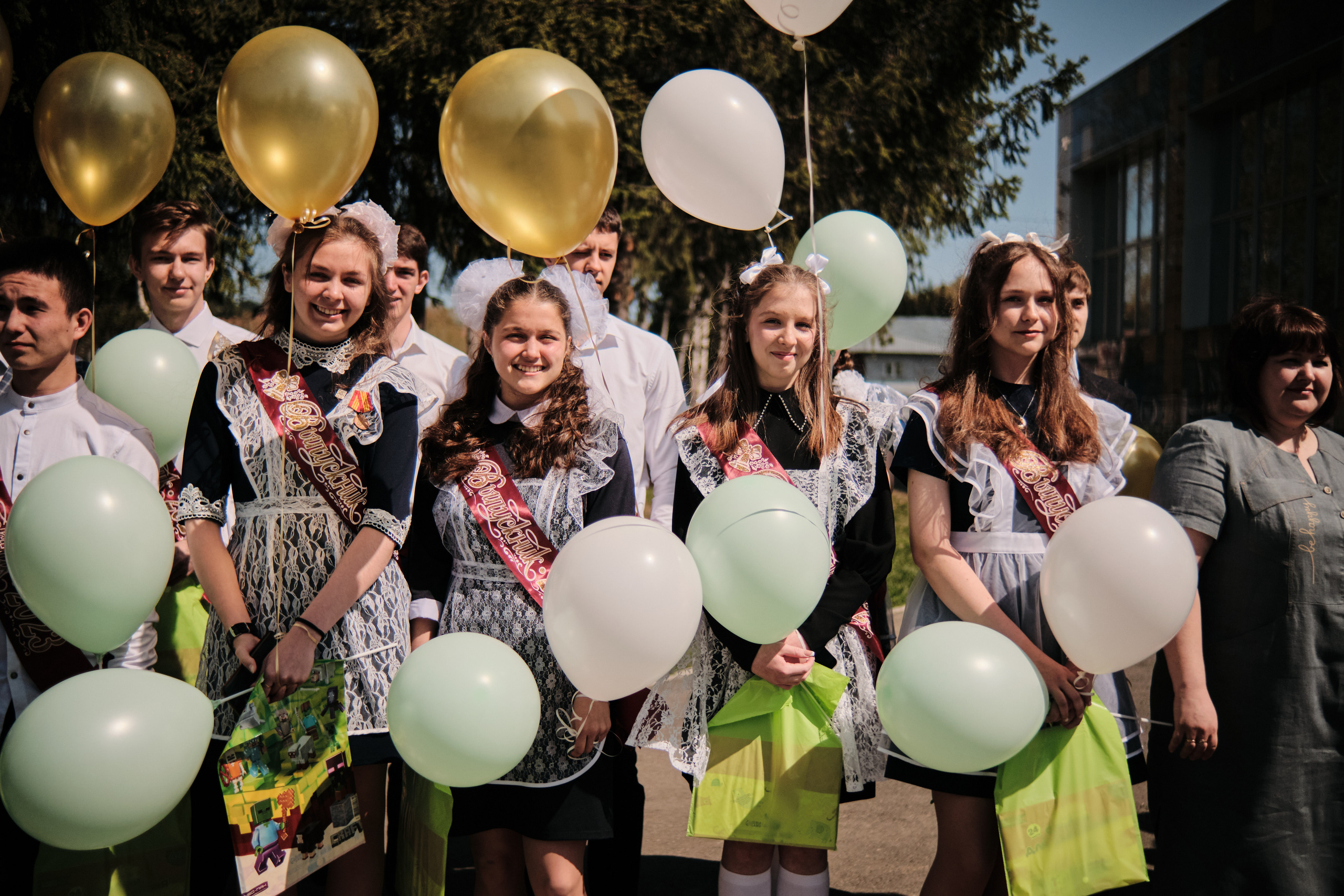 Последний звонок Таштагол 2023. Свадебный и семейный фотограф в Новокузнецке Иван Иванов