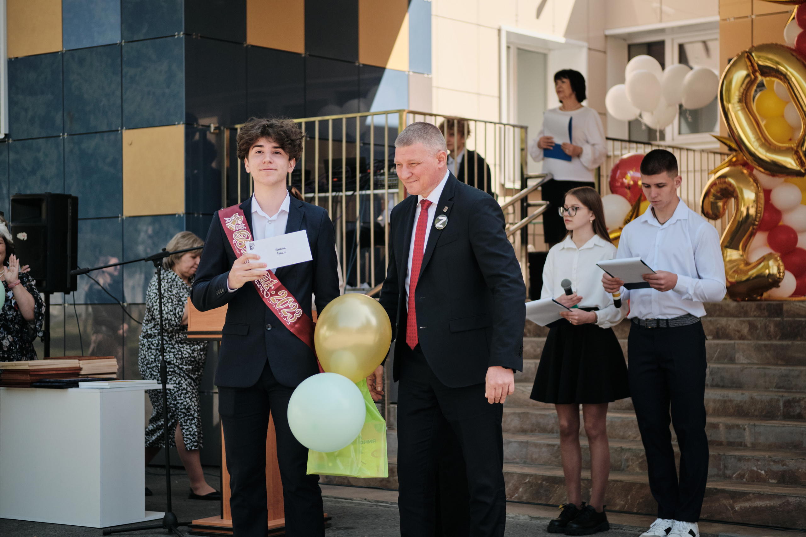 Последний звонок Таштагол 2023. Свадебный и семейный фотограф в Новокузнецке Иван Иванов