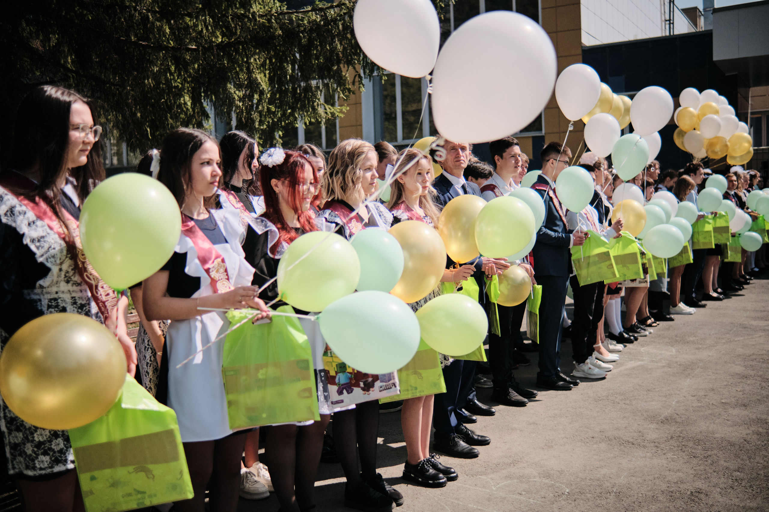Последний звонок Таштагол 2023. Свадебный и семейный фотограф в Новокузнецке Иван Иванов