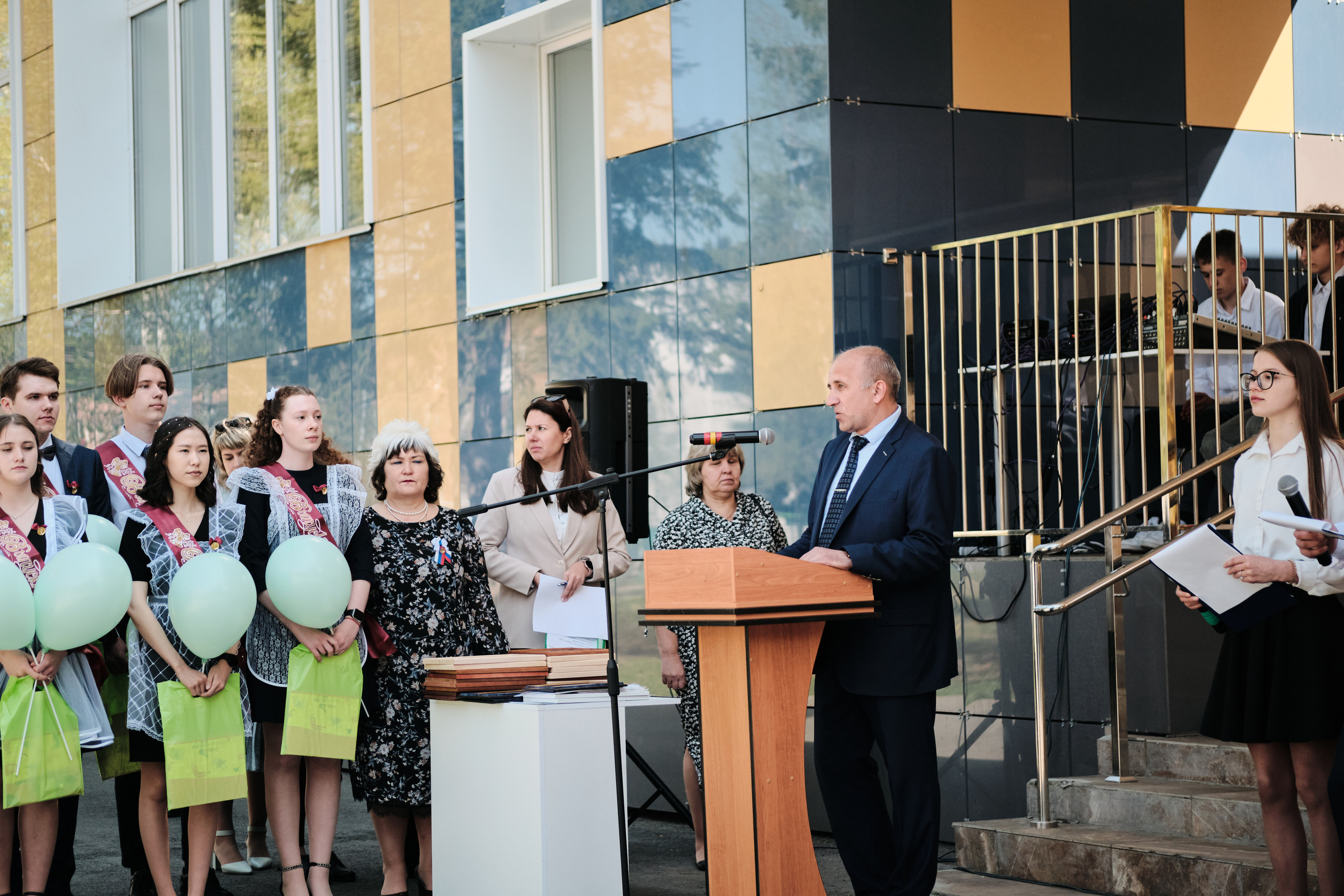 Последний звонок Таштагол 2023. Свадебный и семейный фотограф в Новокузнецке Иван Иванов