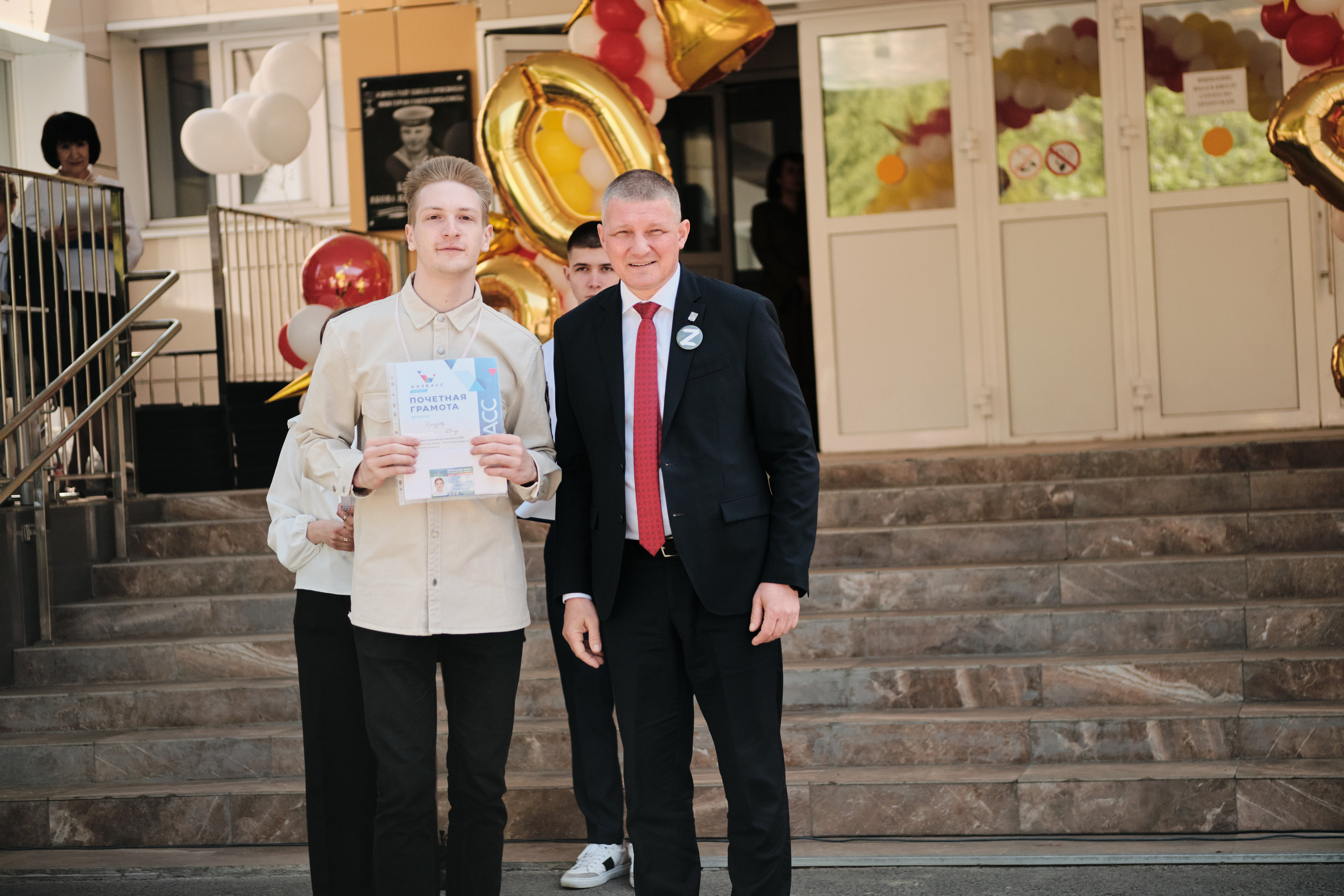 Последний звонок Таштагол 2023. Свадебный и семейный фотограф в Новокузнецке Иван Иванов