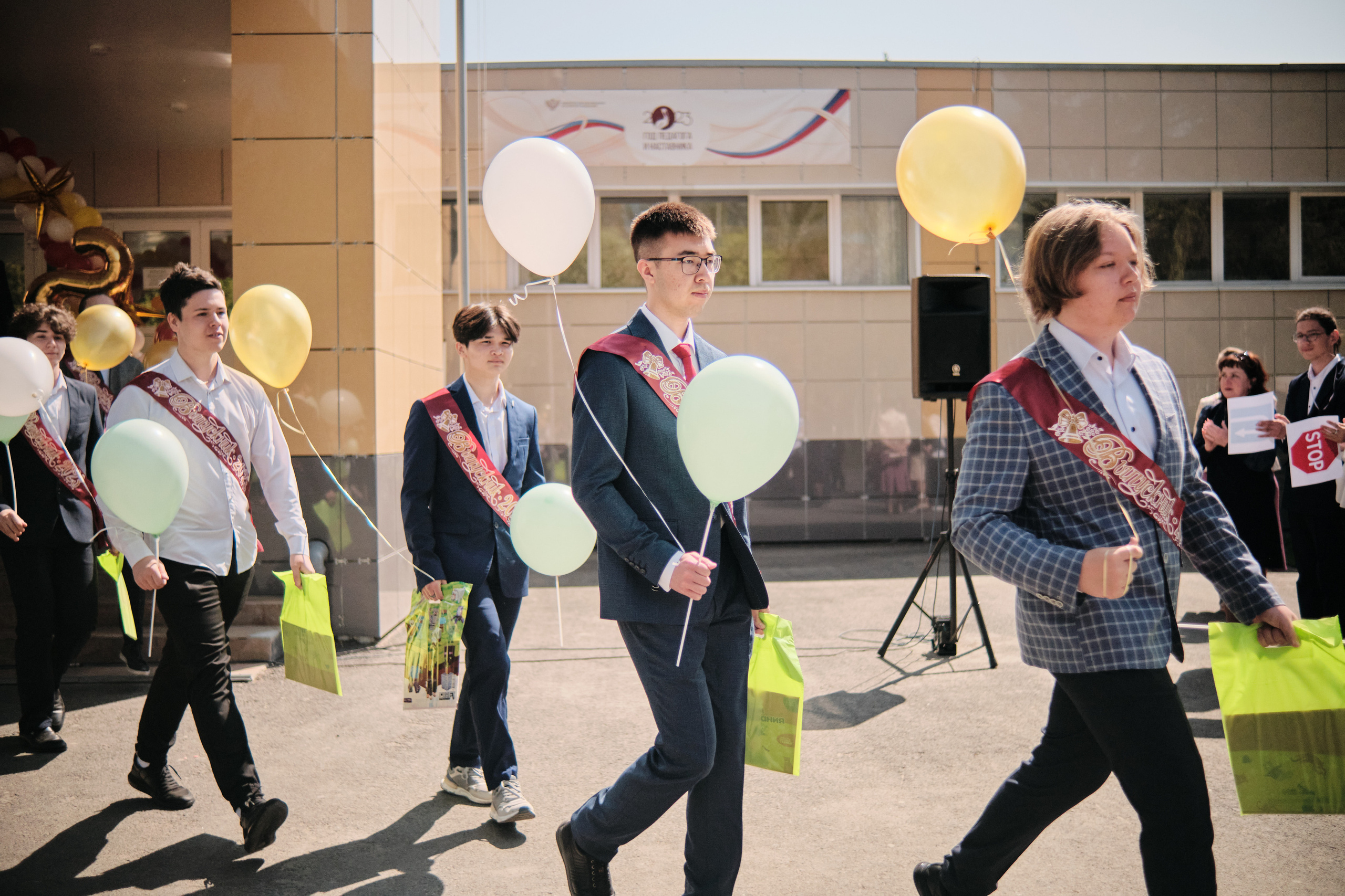 Последний звонок Таштагол 2023. Свадебный и семейный фотограф в Новокузнецке Иван Иванов