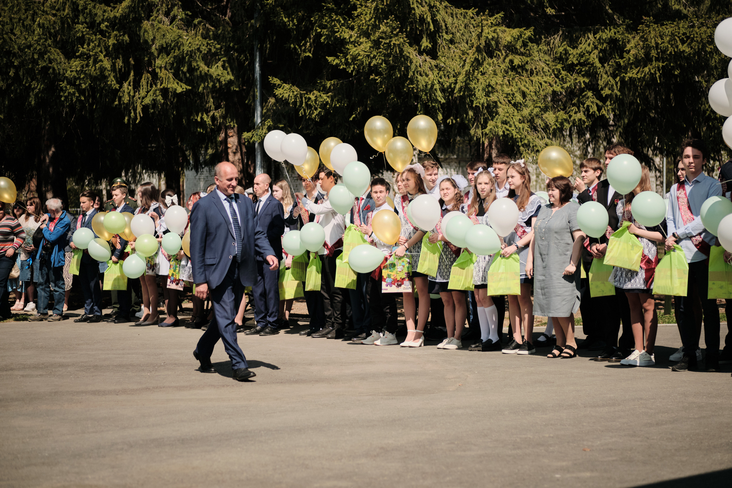 Последний звонок Таштагол 2023. Свадебный и семейный фотограф в Новокузнецке Иван Иванов