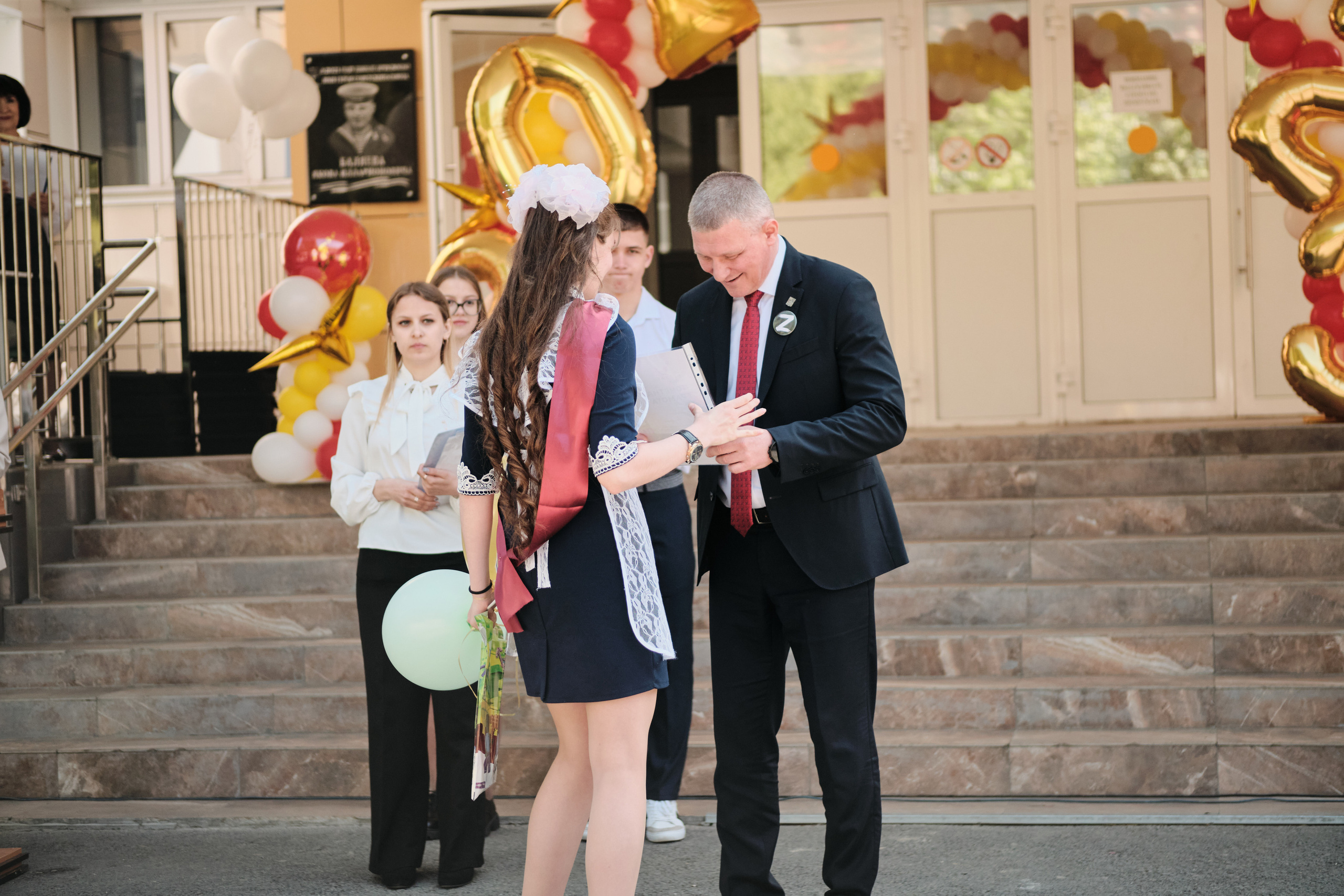 Последний звонок Таштагол 2023. Свадебный и семейный фотограф в Новокузнецке Иван Иванов