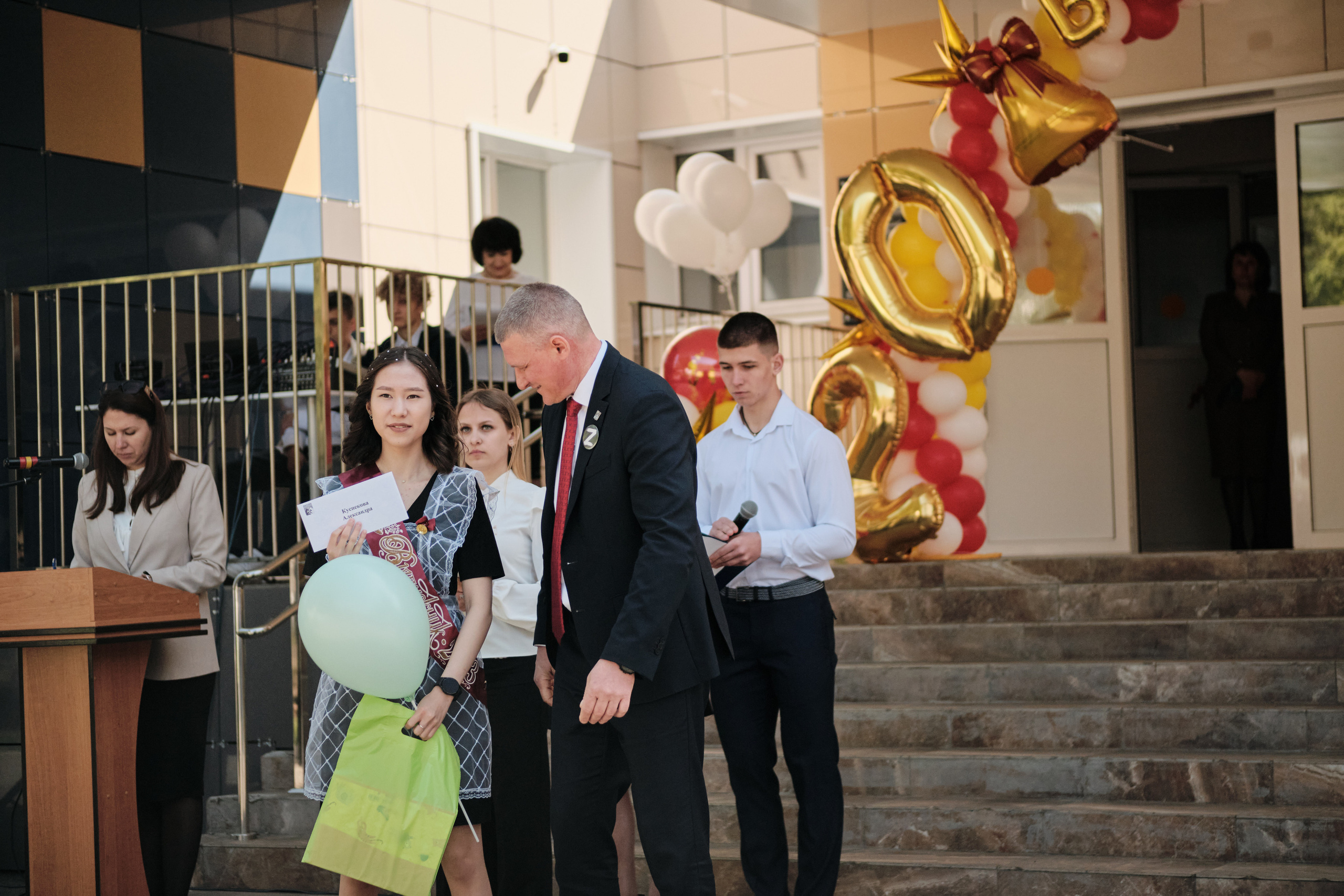 Последний звонок Таштагол 2023. Свадебный и семейный фотограф в Новокузнецке Иван Иванов