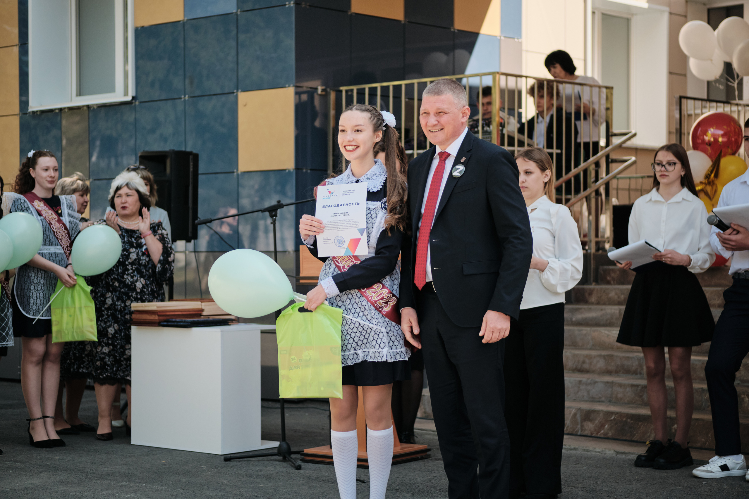 Последний звонок Таштагол 2023. Свадебный и семейный фотограф в Новокузнецке Иван Иванов