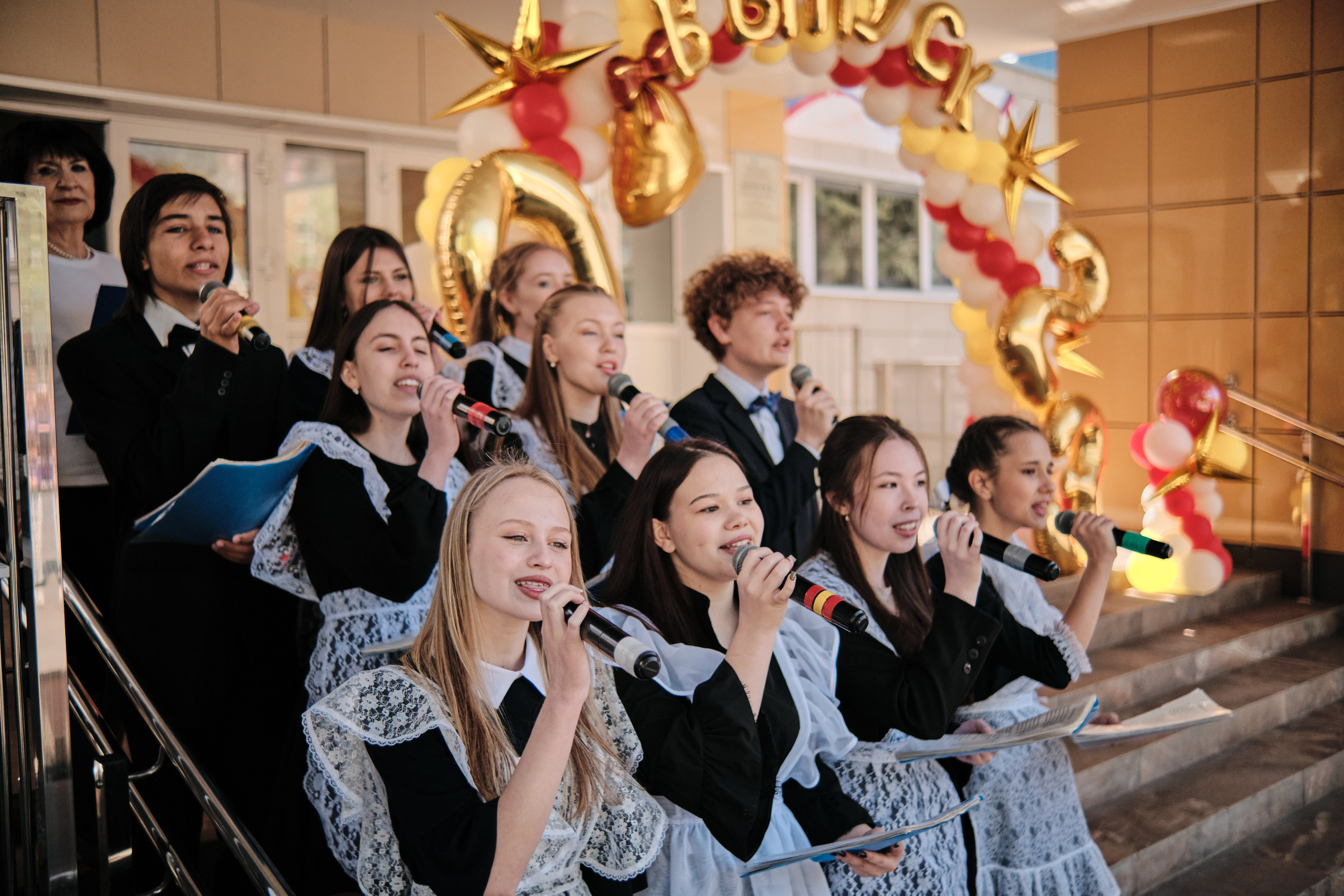 Последний звонок Таштагол 2023. Свадебный и семейный фотограф в Новокузнецке Иван Иванов