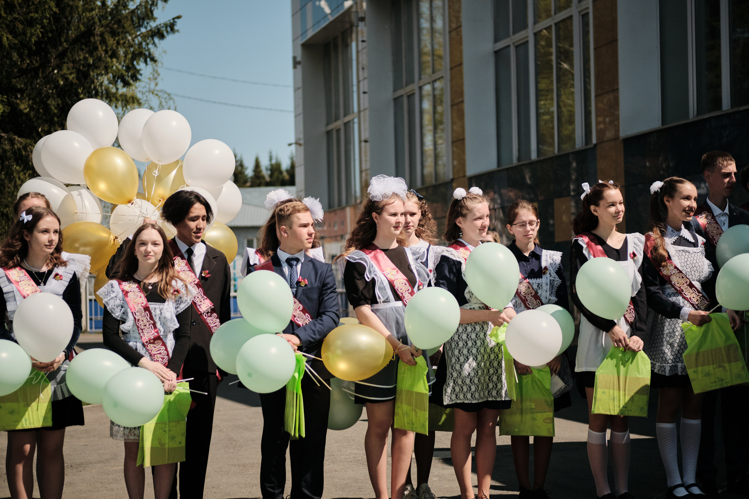 Последний звонок Таштагол 2023. Свадебный и семейный фотограф в Новокузнецке Иван Иванов
