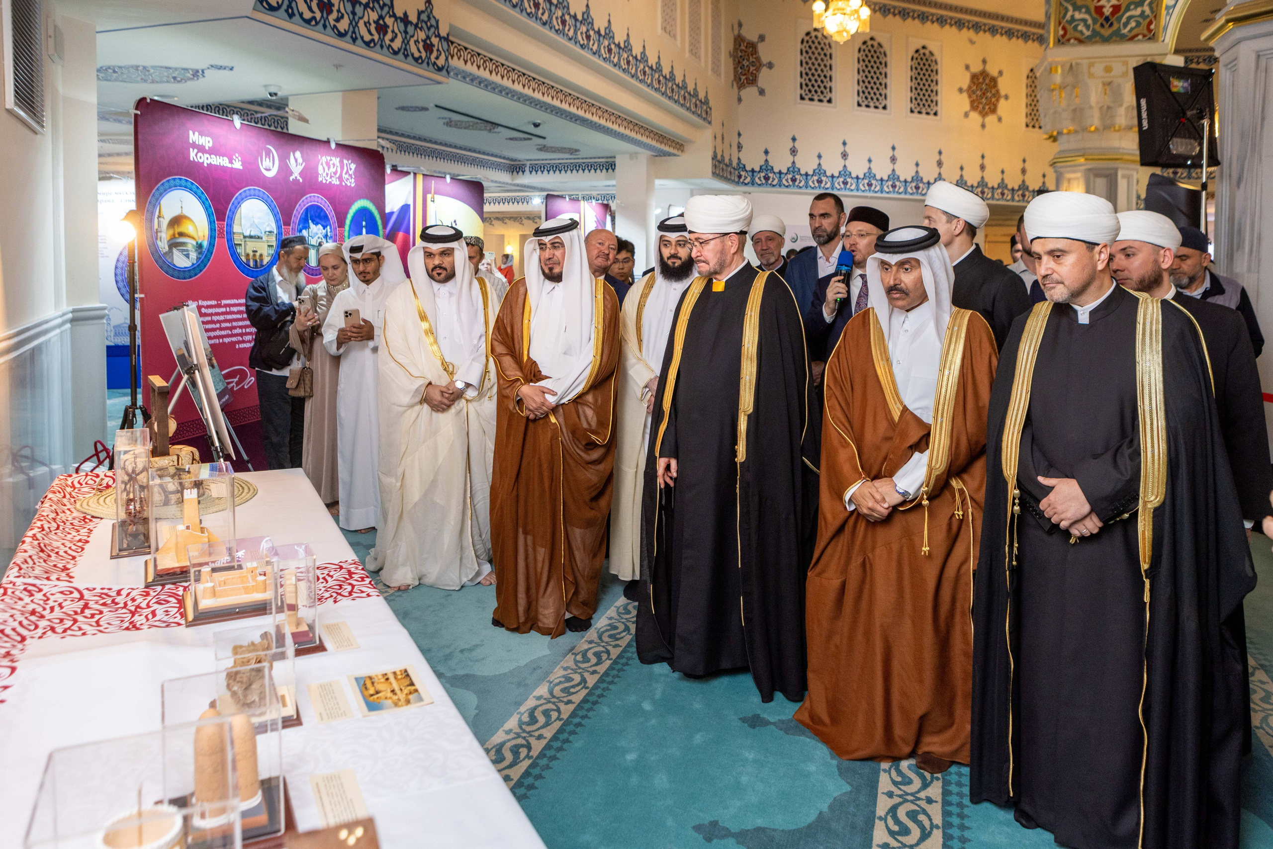 Открытие выставки Мир Корана. Рекламный, предметный, репортажный, семейный фотограф и художник в Москве