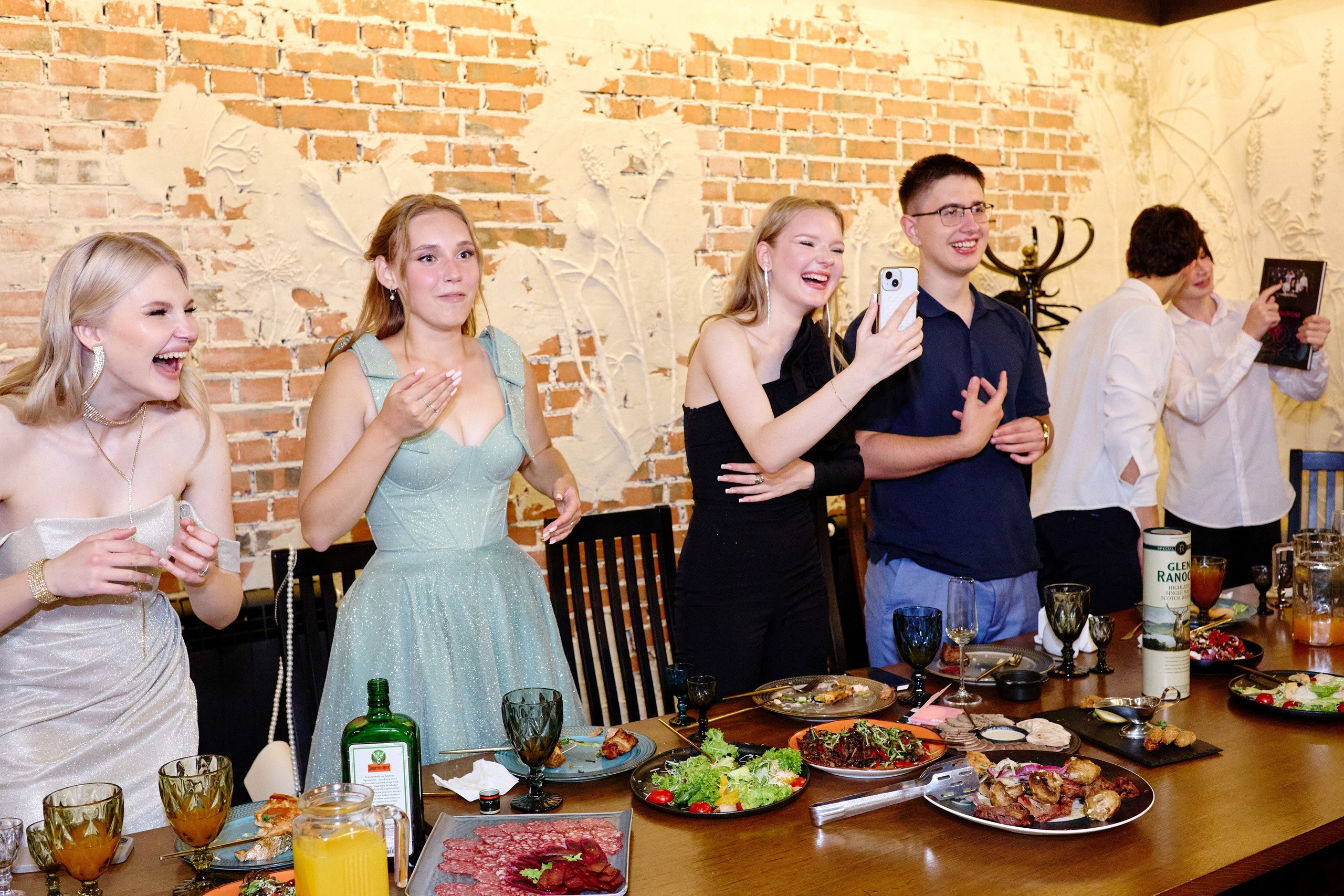 Выпускной 35 Сош. Фотограф Выпускные альбомы Таганрог Сергей Коробченко