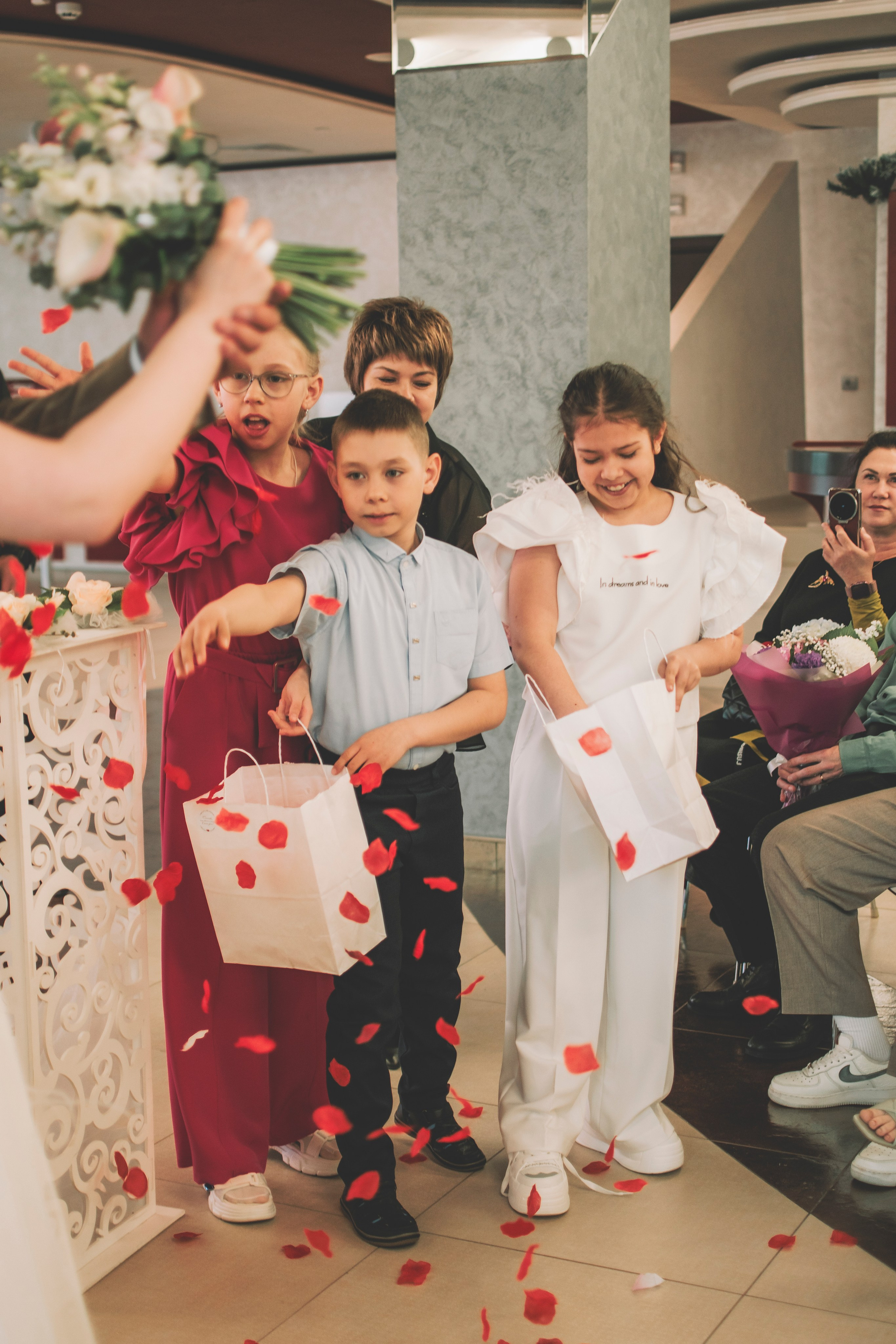 Альберт и Анастасия (Студийная фотосессия, роспись в ДК Нефтяник + фотосессия с гостями). Семейный и свадебный фотограф Губкинский и Ставрополь