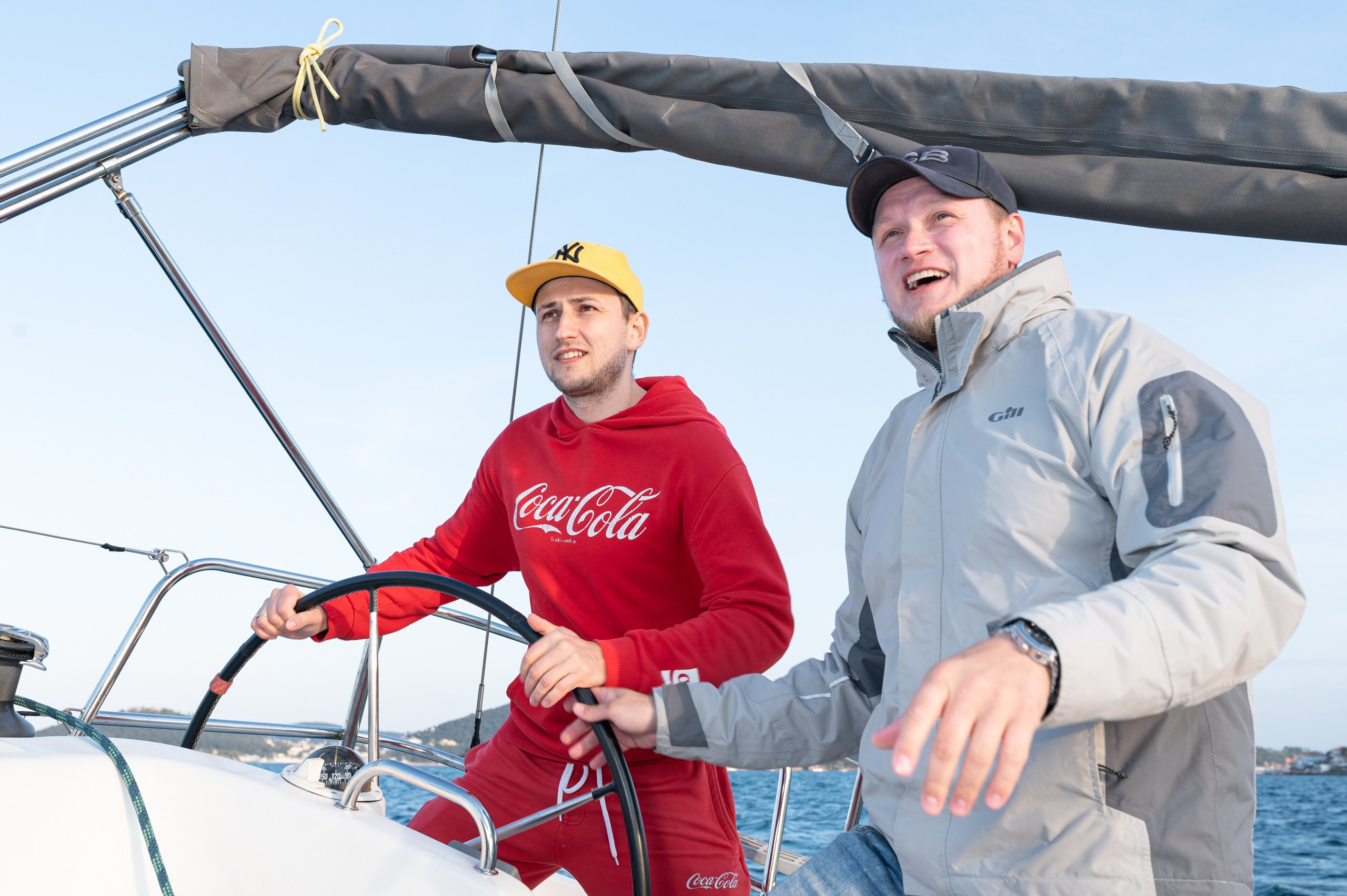 Друзья на яхтинге