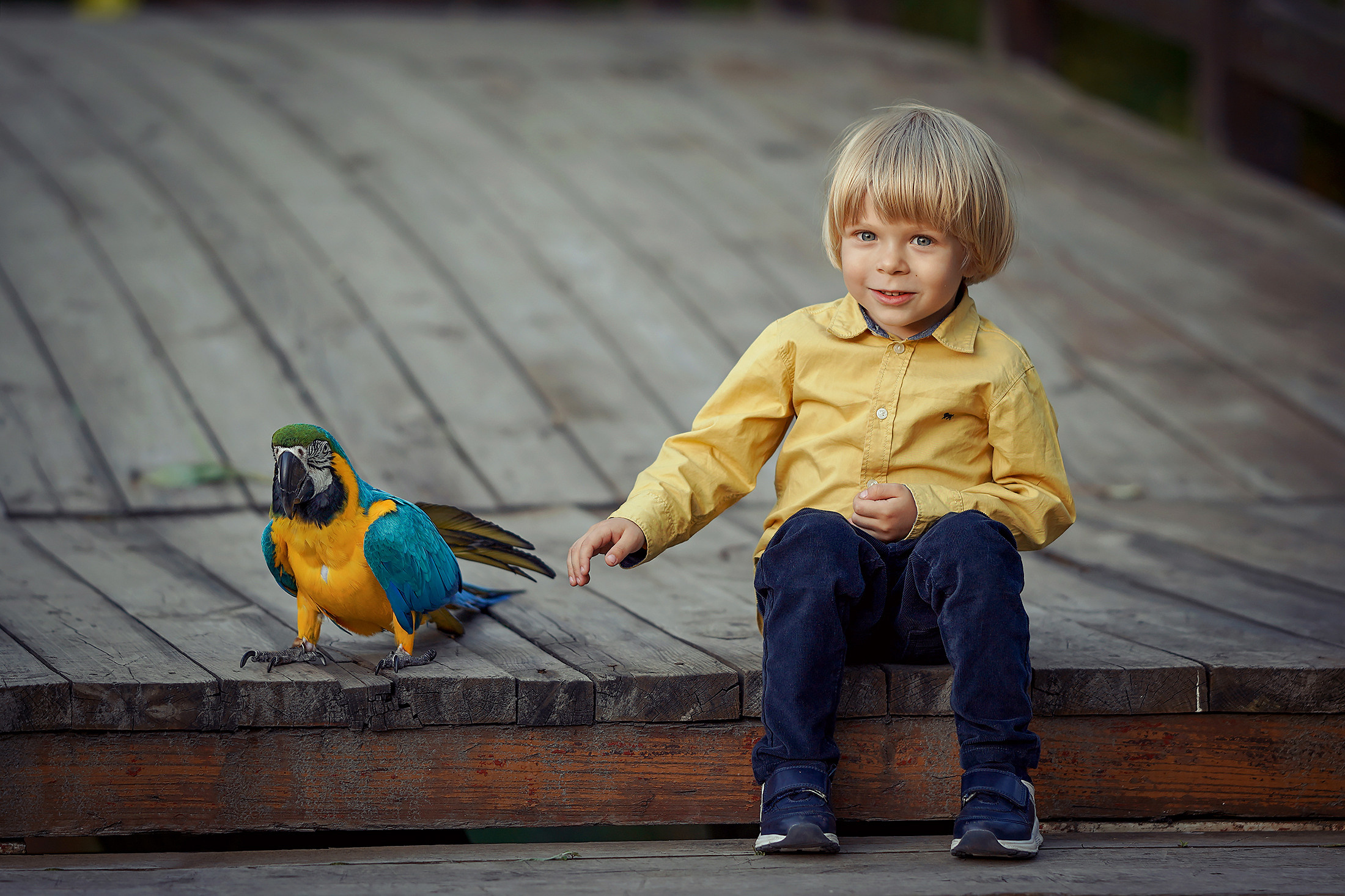 Фотосессия Алины, Милы и Ванечки с попугаем Арчи. Портретный Фотограф в Москве Юлия Батурина