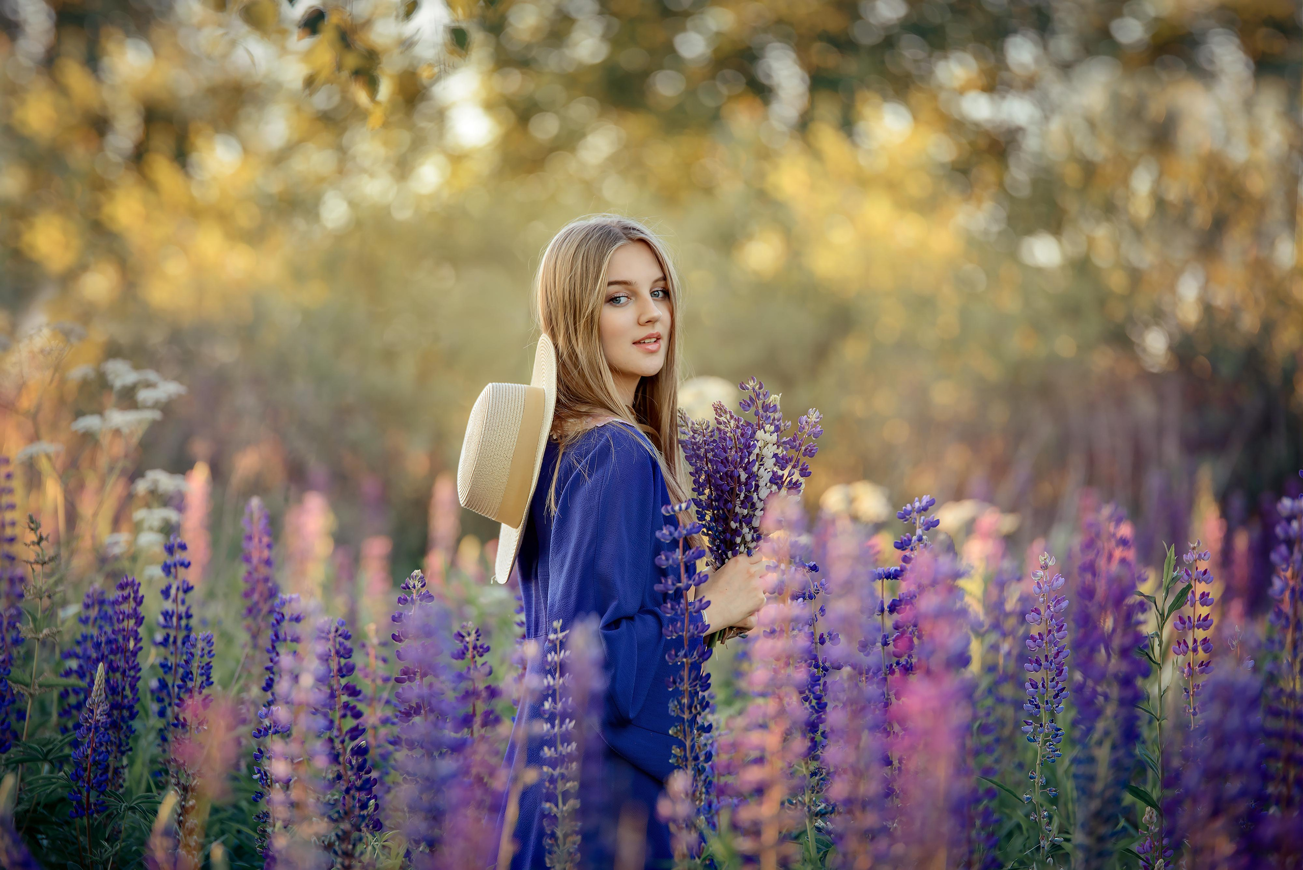 фотосессия в люпиновом поле в Москве