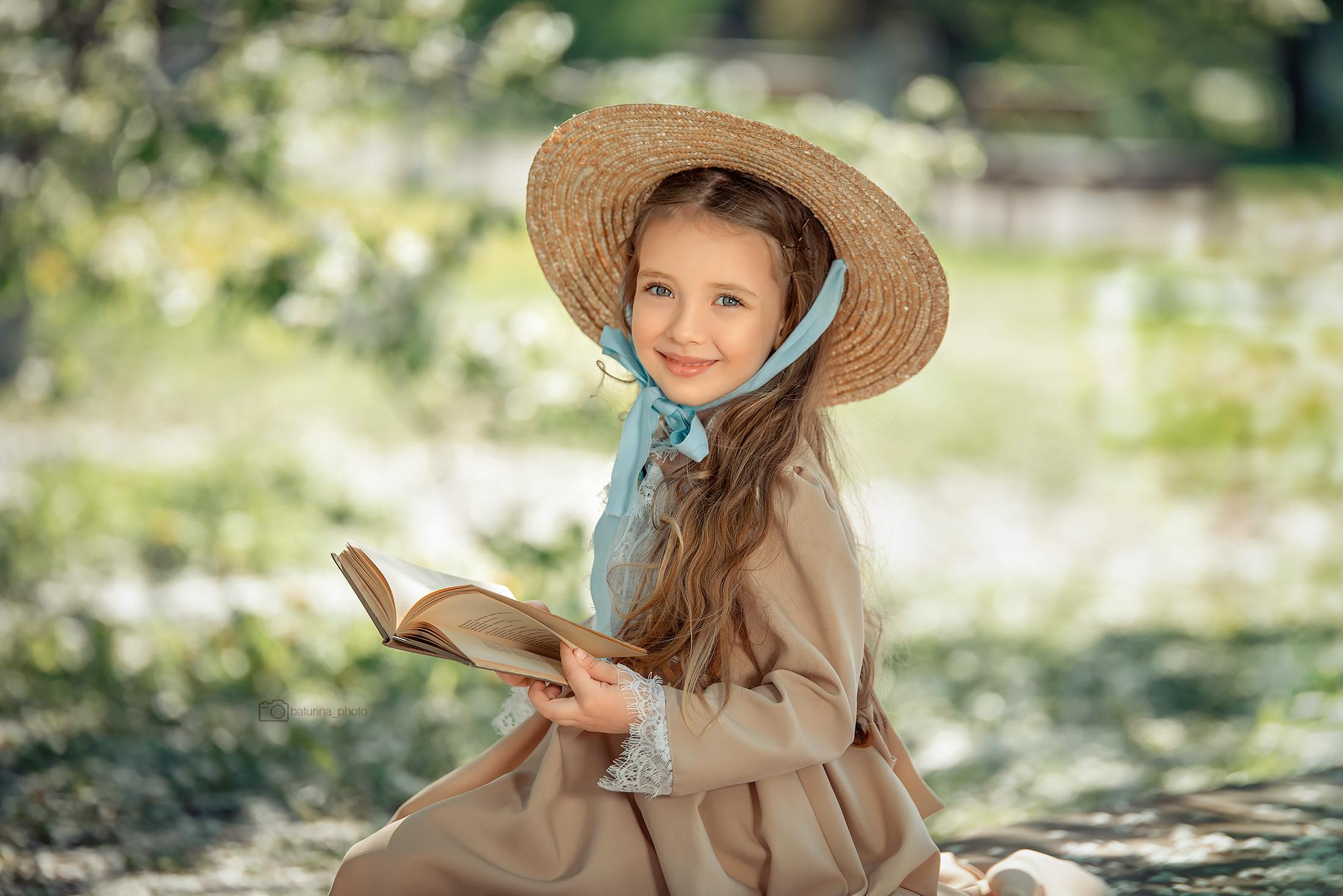 девочка в шляпе парк музеон в москве