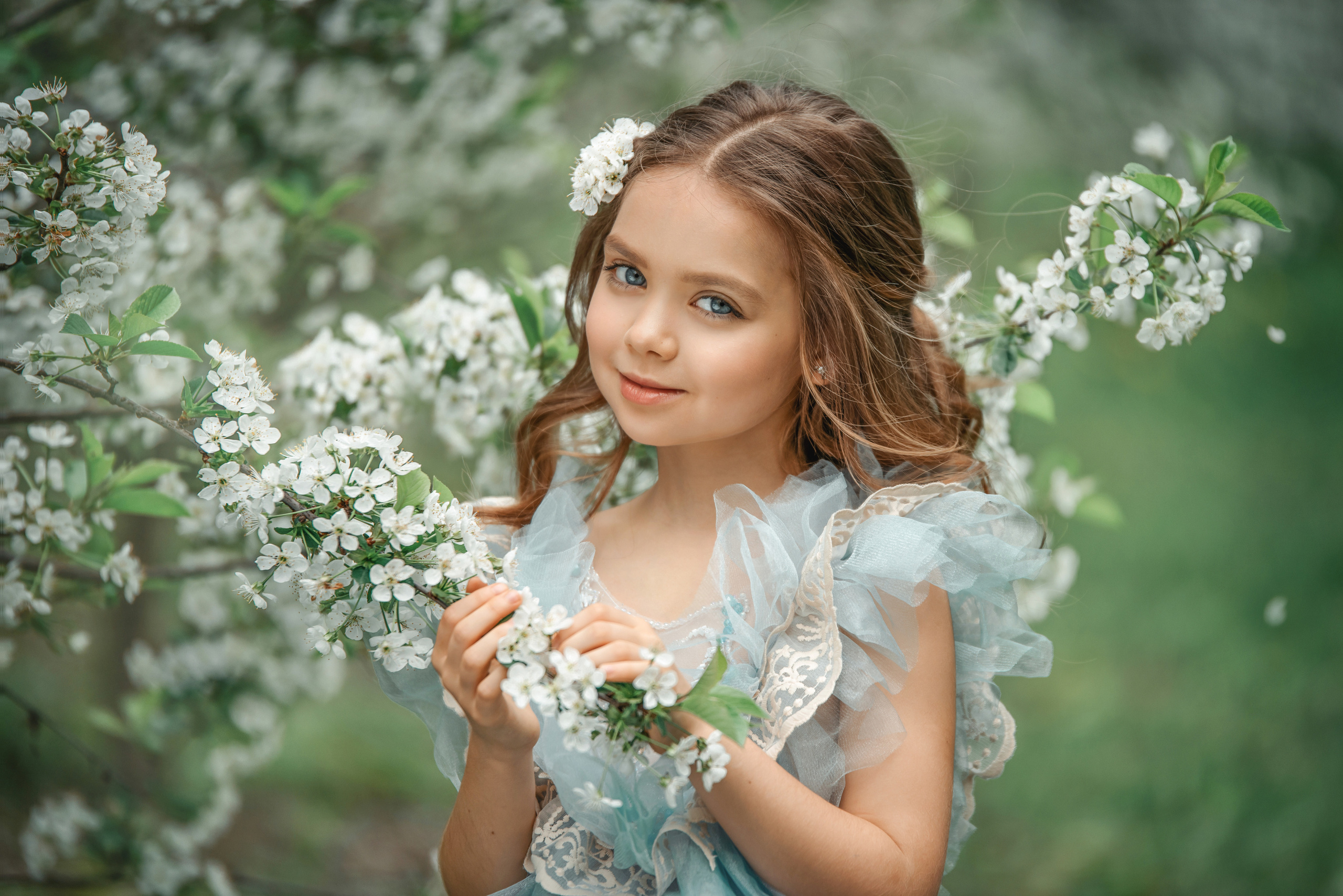 фотосессия в цветущих вишнях Москва, детский фотограф
