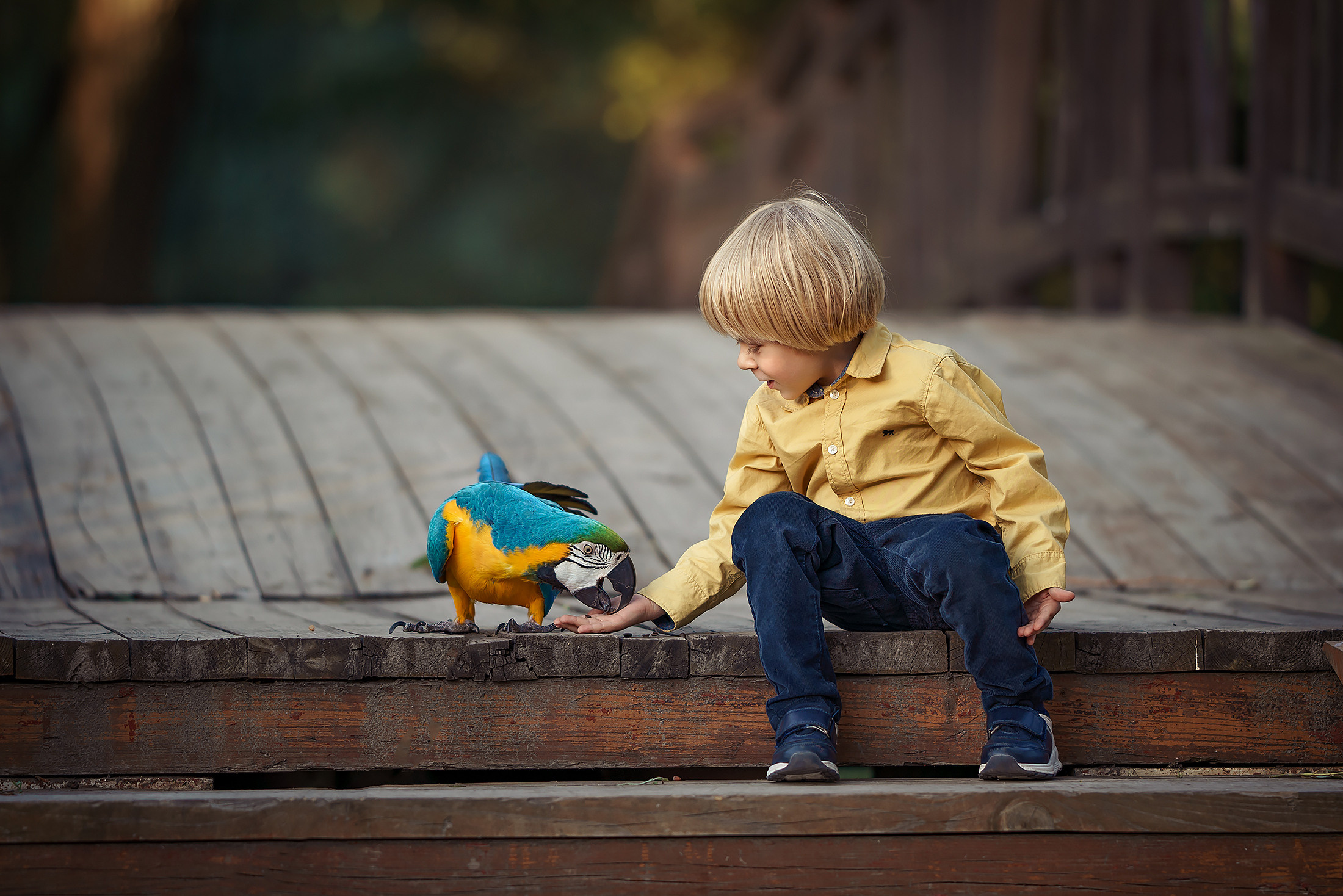 Фотосессия Алины, Милы и Ванечки с попугаем Арчи. Портретный Фотограф в Москве Юлия Батурина