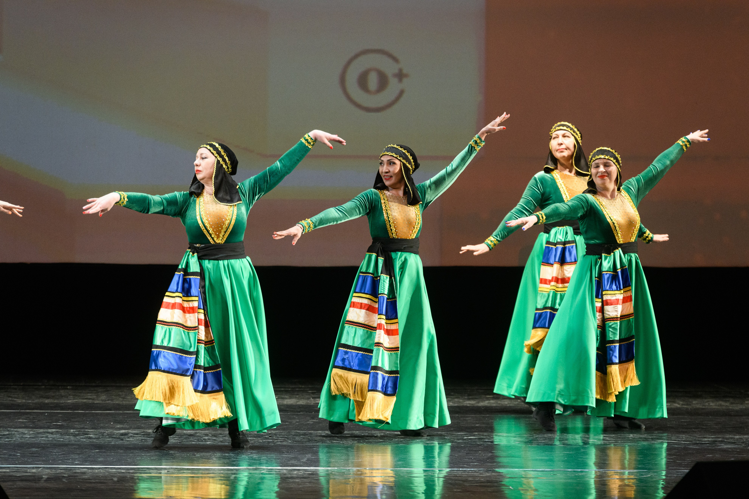 23 апреля, часть 1, БКЗ Октябрьский, г. Санкт-Петербург. Золотое яблочко