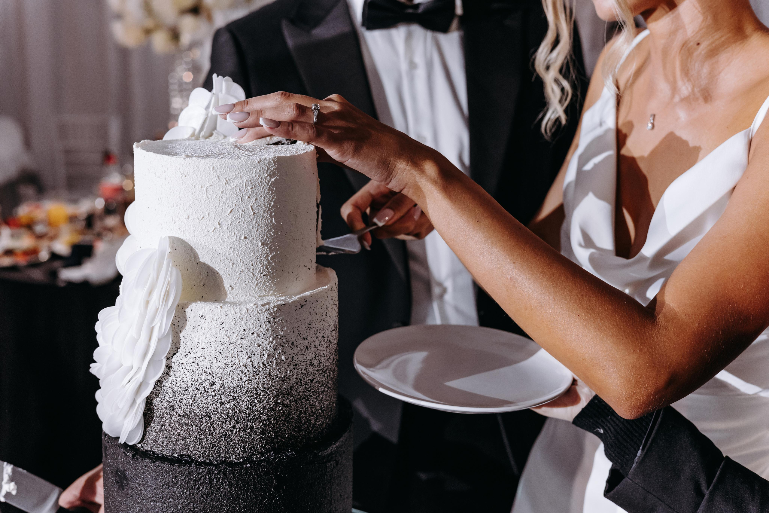 Банкет в шатре Волжский. Свет на свадьбу Нижний Новгород Friends Rent