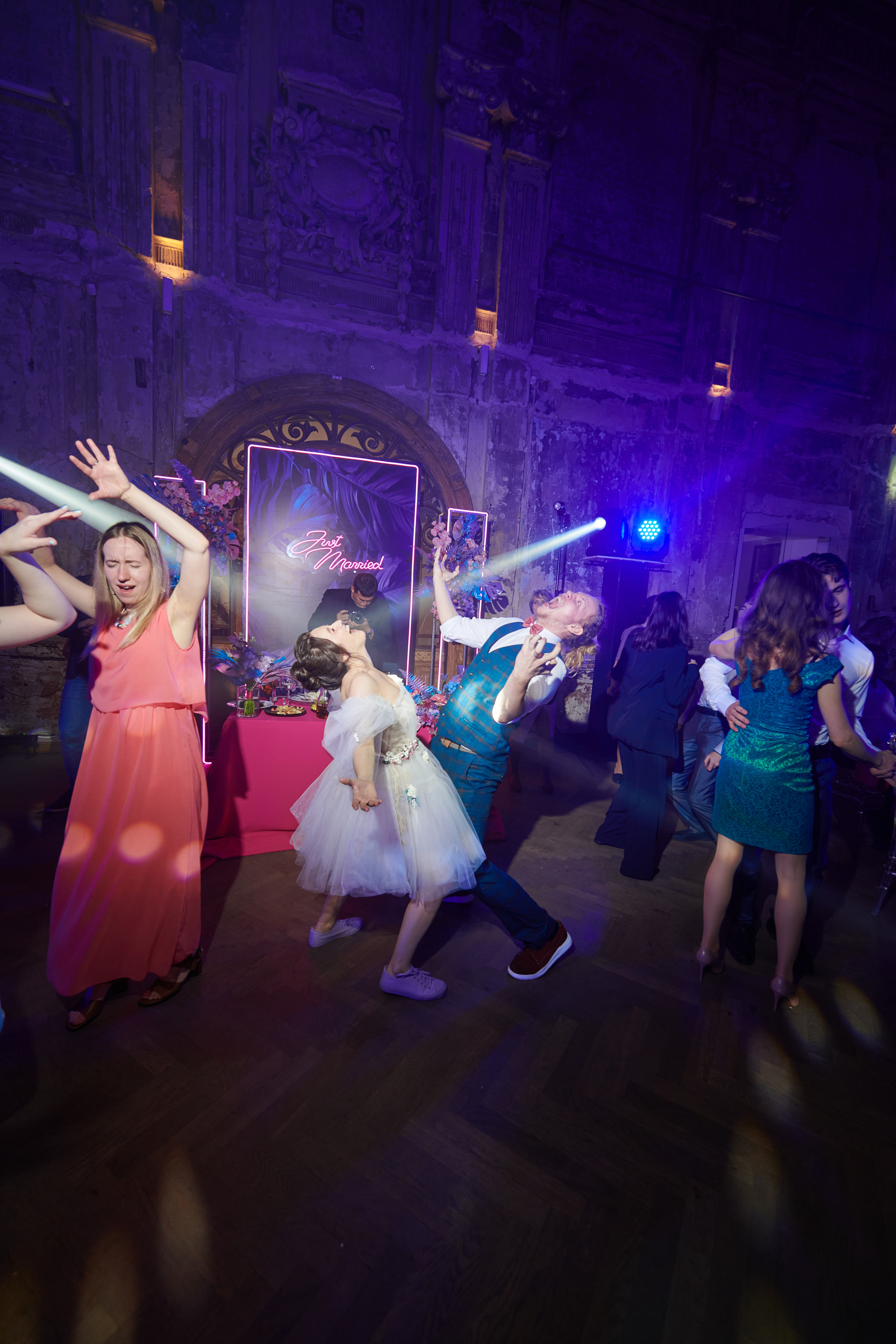 Банкет в Futuro. Свет на свадьбу Нижний Новгород Friends Rent