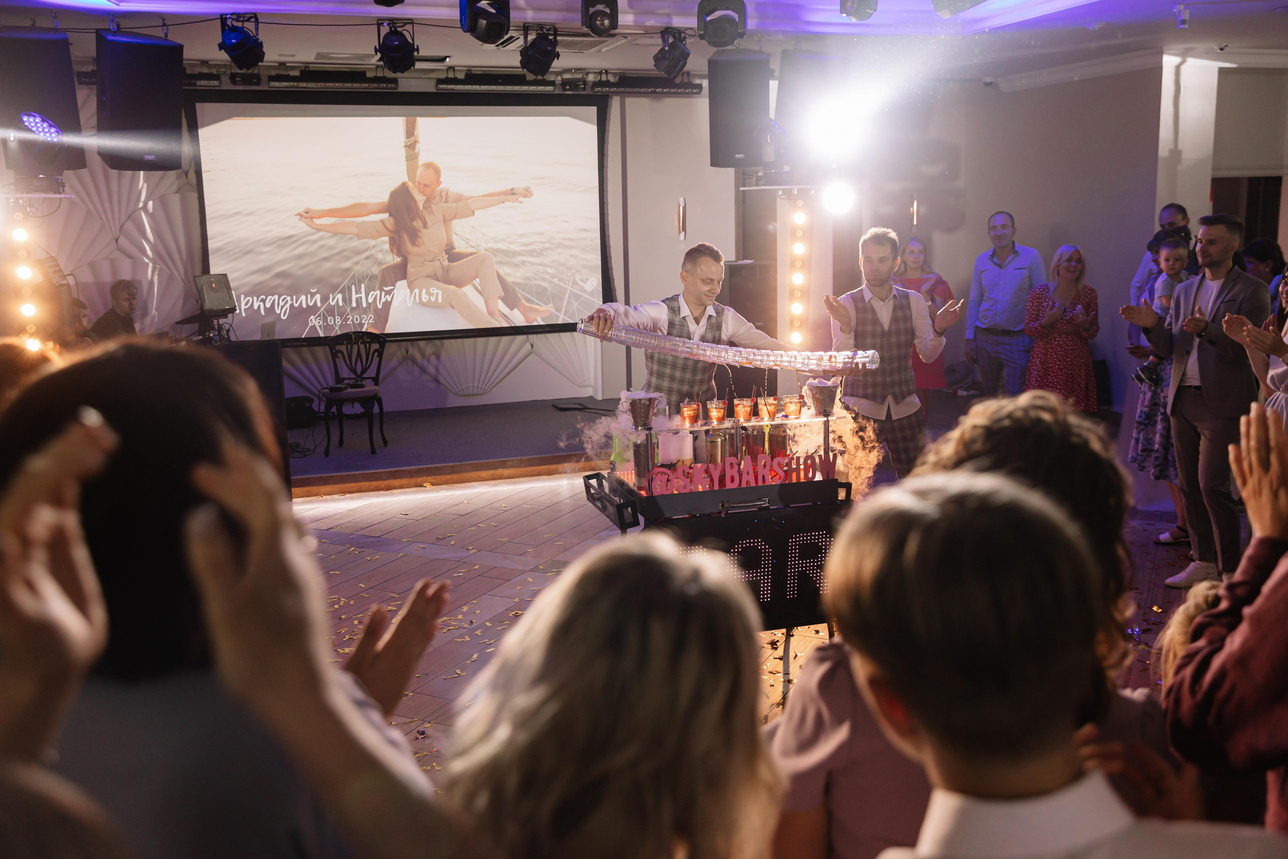 Банкет в Белом парусе. Второй этаж. Свет на свадьбу Нижний Новгород Friends Rent