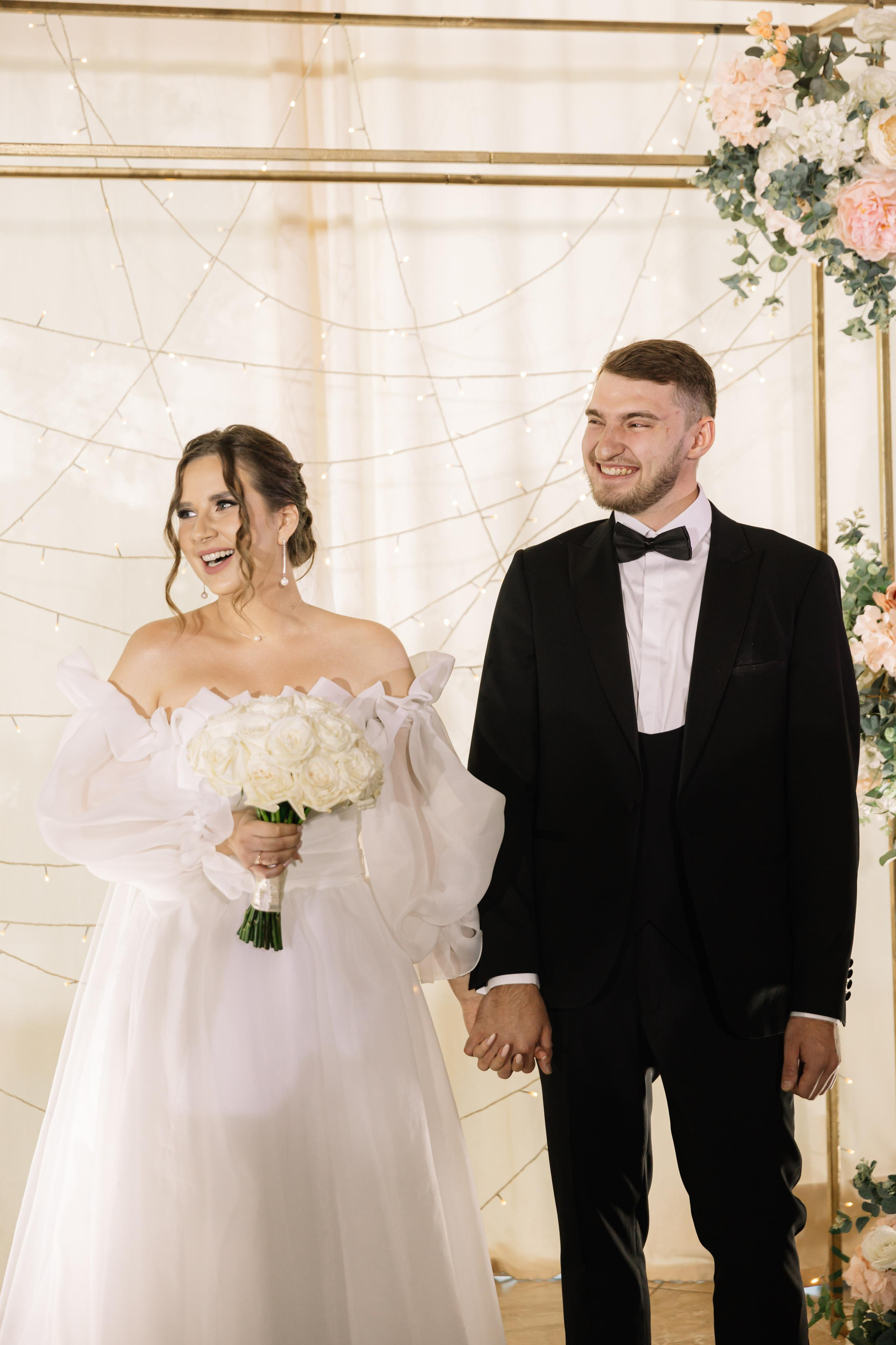 Банкет в Белом парусе. Второй этаж. Свет на свадьбу Нижний Новгород Friends Rent