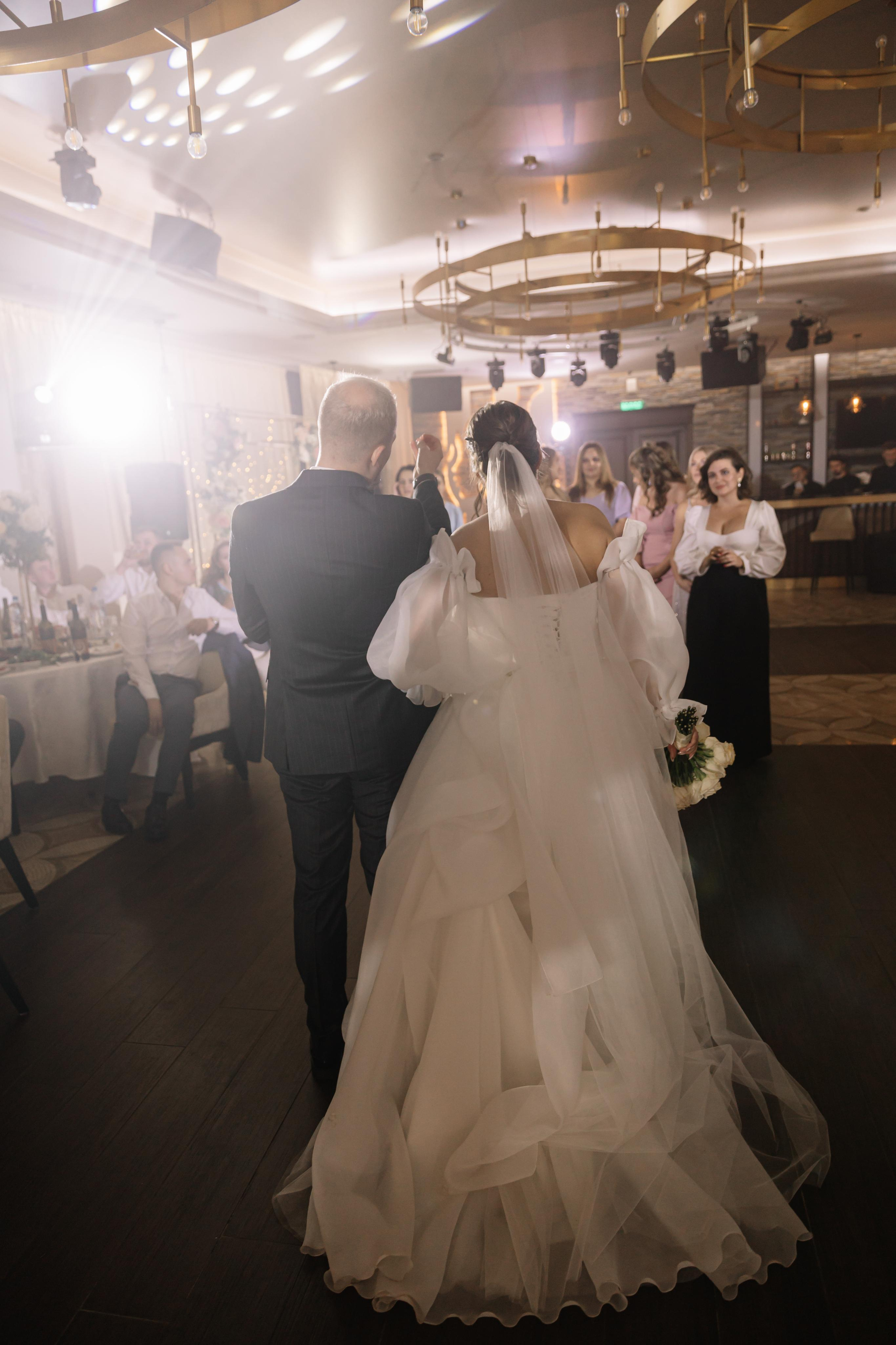 Банкет в Белом парусе. Второй этаж. Свет на свадьбу Нижний Новгород Friends Rent