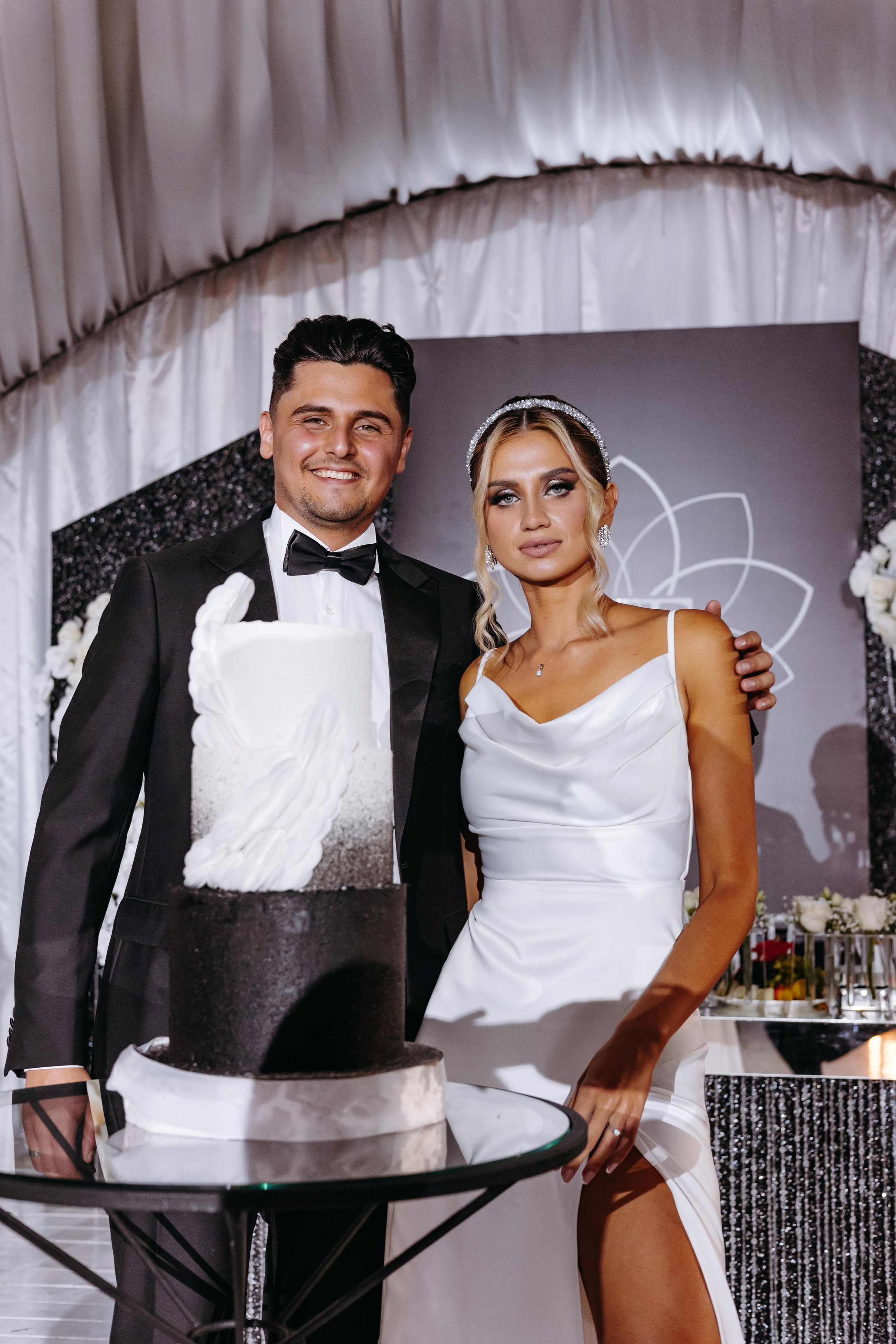 Банкет в шатре Волжский. Свет на свадьбу Нижний Новгород Friends Rent