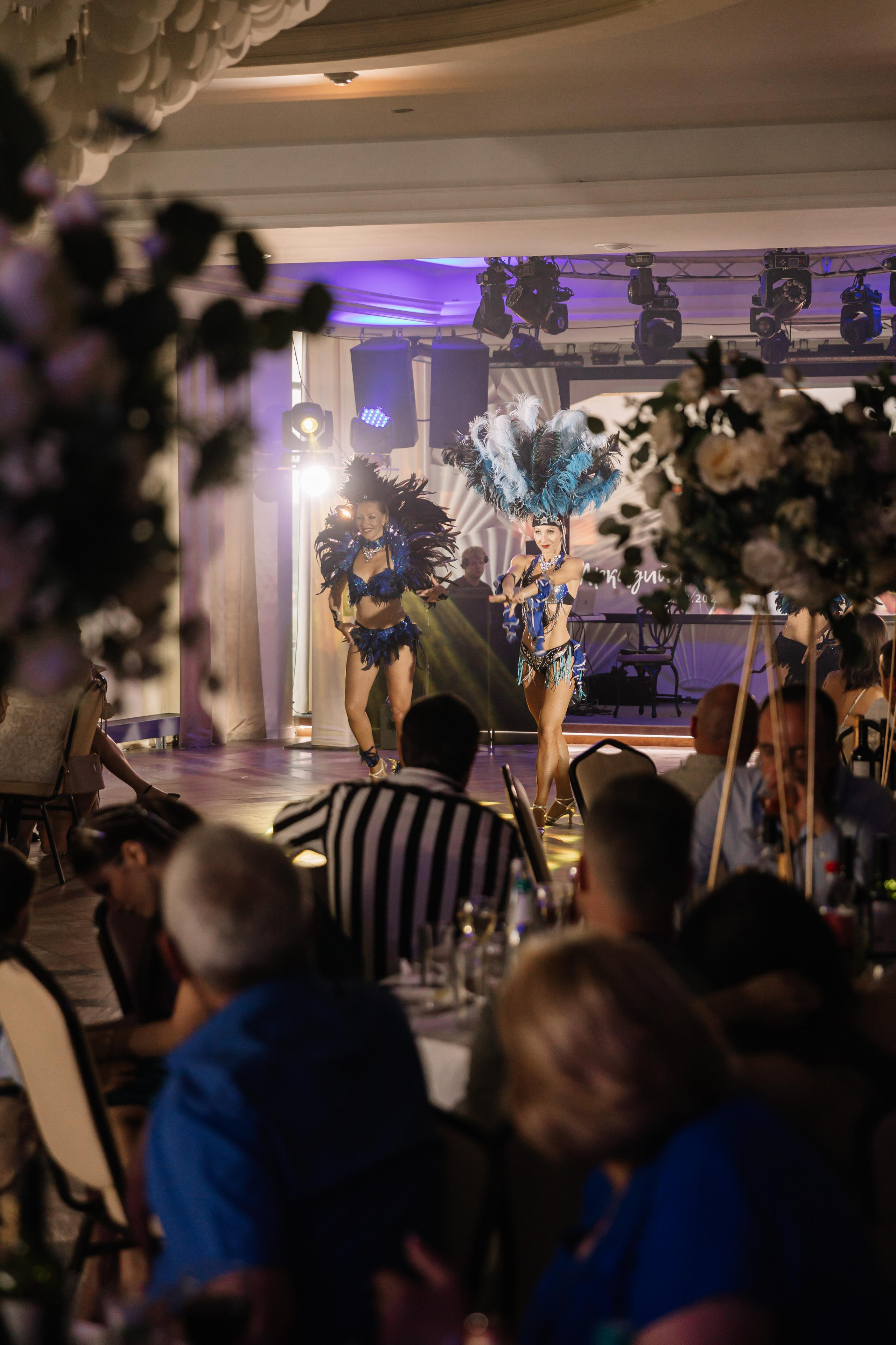 Банкет в Белом парусе. Второй этаж. Свет на свадьбу Нижний Новгород Friends Rent