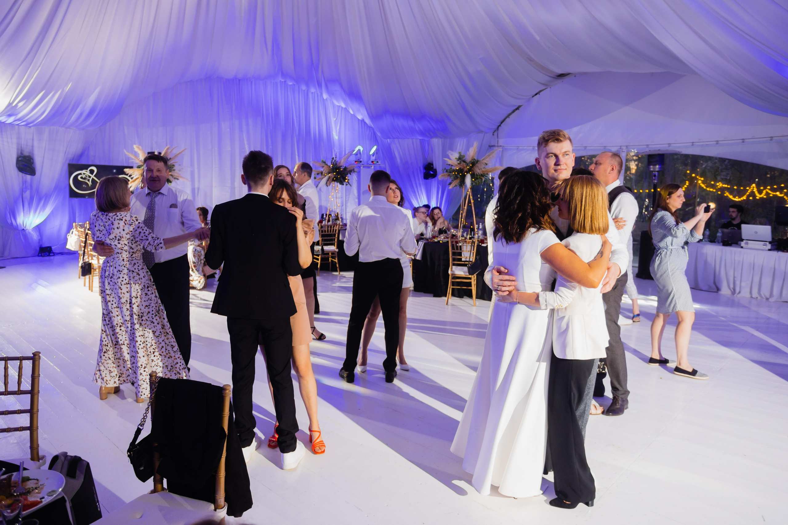 Банкет в Шатер-НН. Зименки. Свет на свадьбу Нижний Новгород Friends Rent