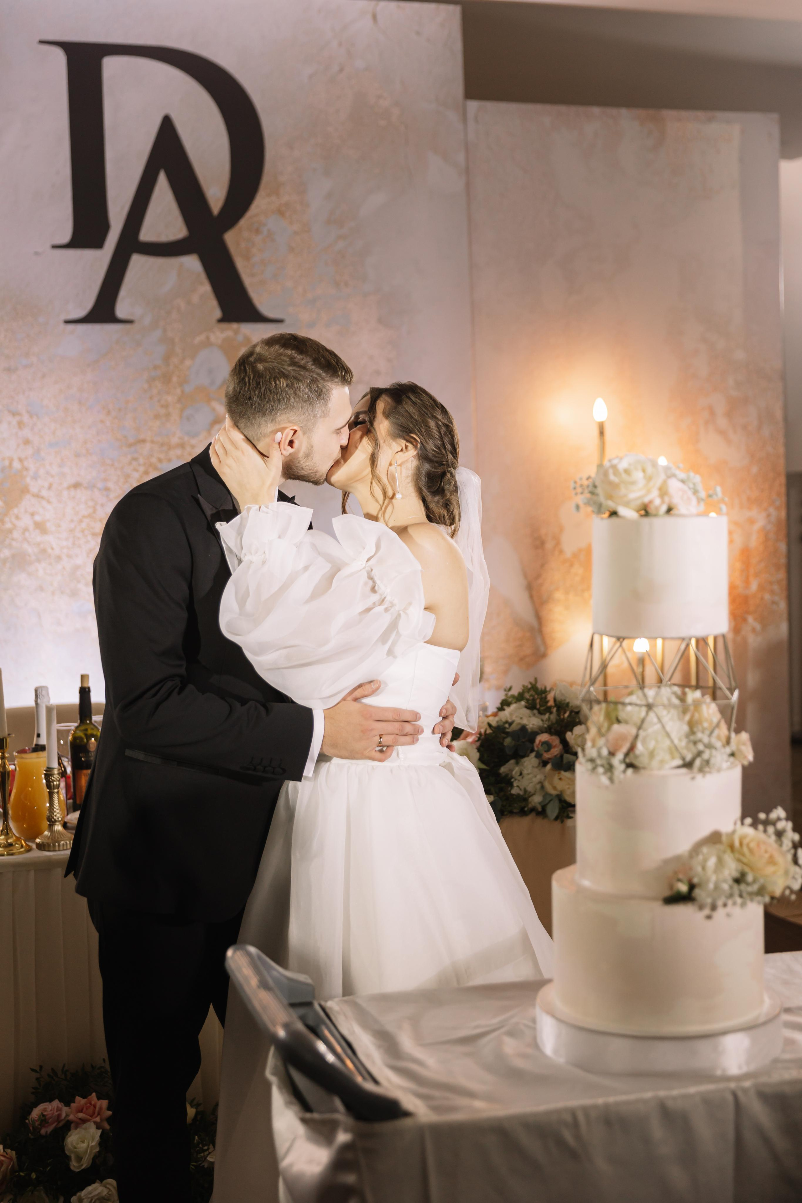 Банкет в Белом парусе. Второй этаж. Свет на свадьбу Нижний Новгород Friends Rent