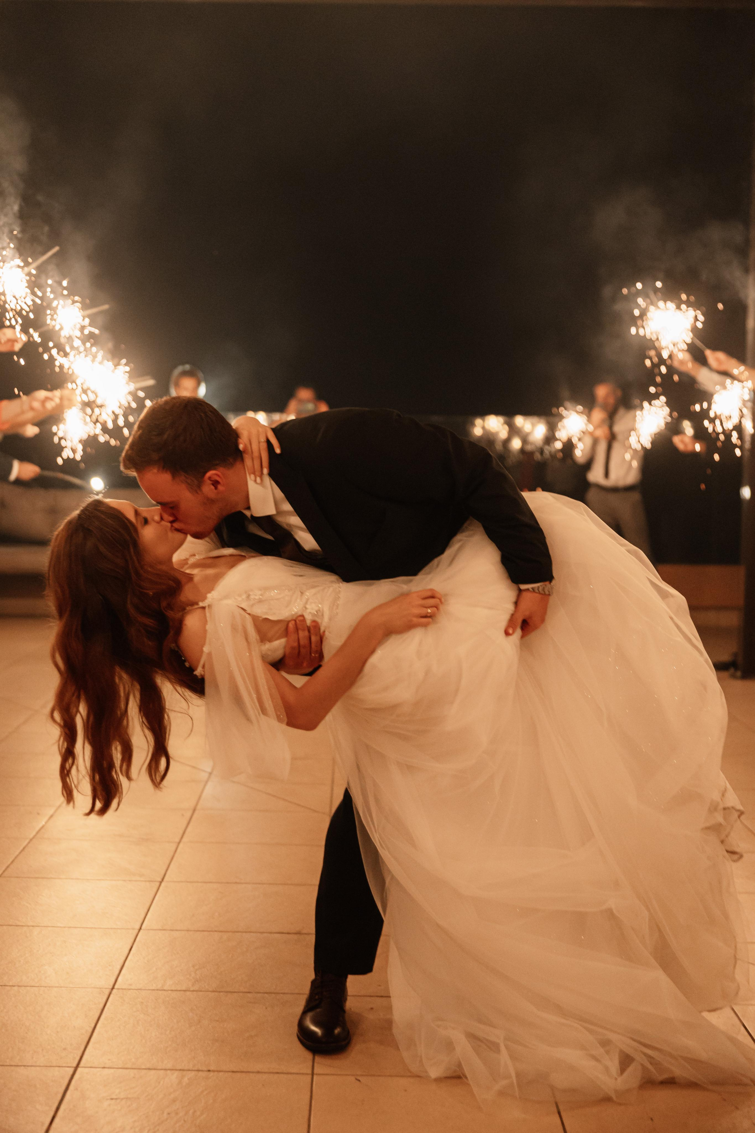 Банкет в Novo. Второй этаж. Свет на свадьбу Нижний Новгород Friends Rent