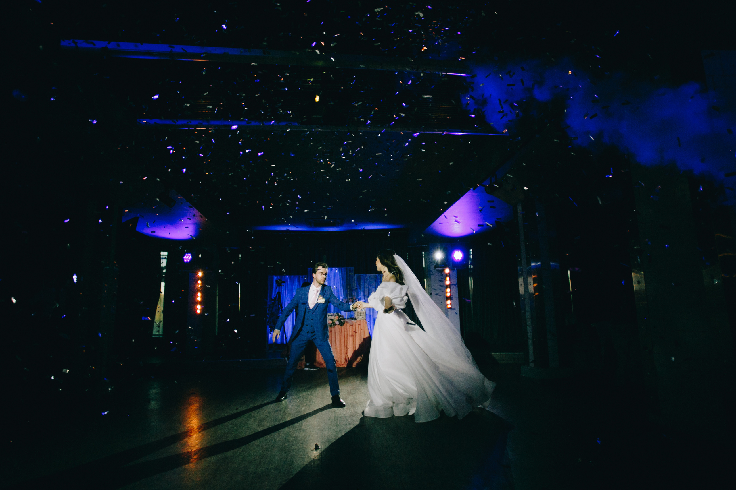 Банкет в Маринс Парк Отель. 2 этаж. Свет на свадьбу Нижний Новгород Friends Rent