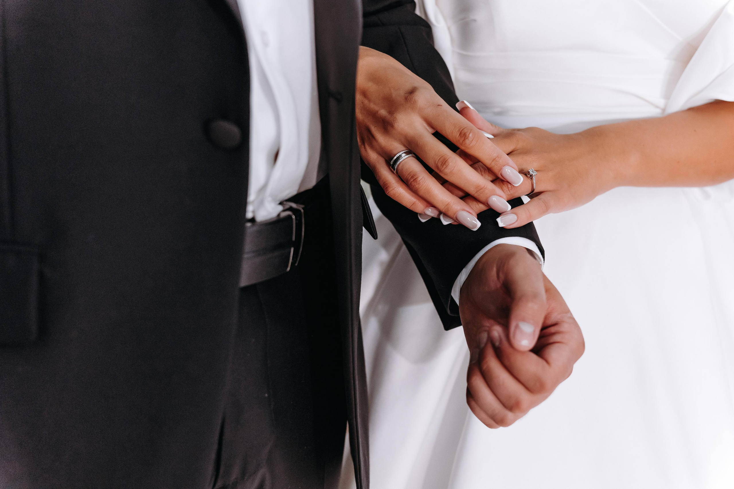 Банкет в шатре Волжский. Свет на свадьбу Нижний Новгород Friends Rent