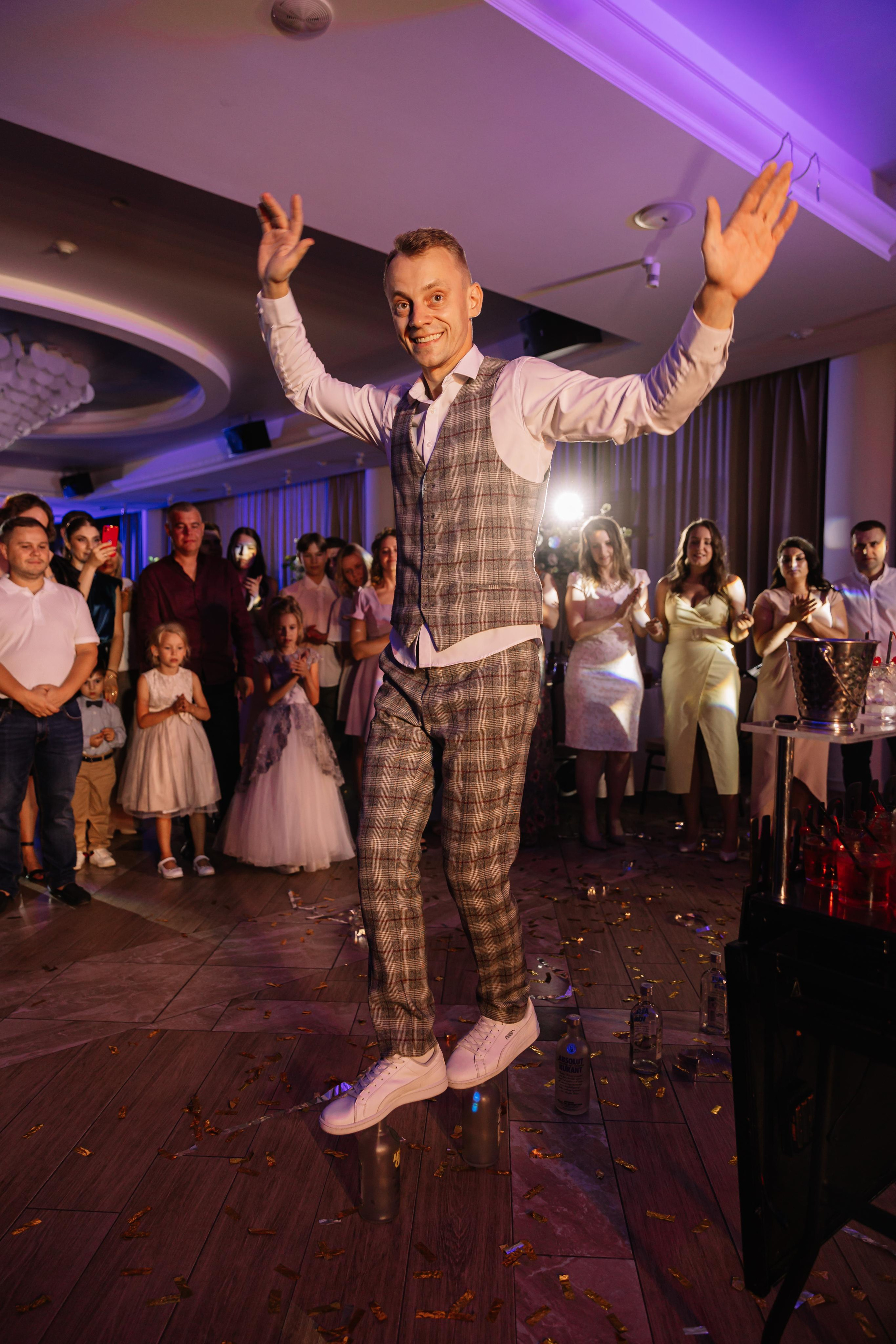 Банкет в Белом парусе. Второй этаж. Свет на свадьбу Нижний Новгород Friends Rent