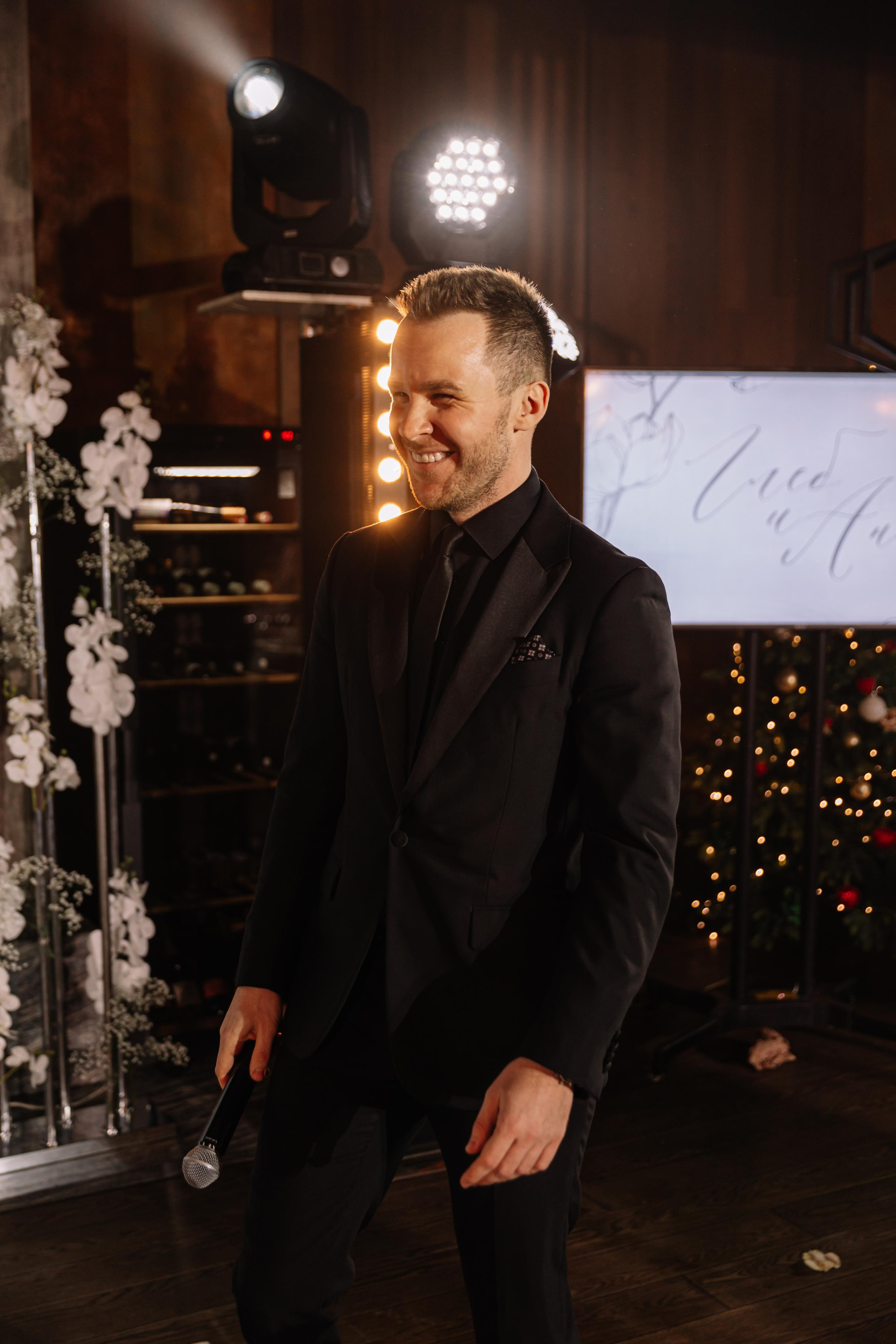 Банкет в Novo. Первый этаж. Свет на свадьбу Нижний Новгород Friends Rent