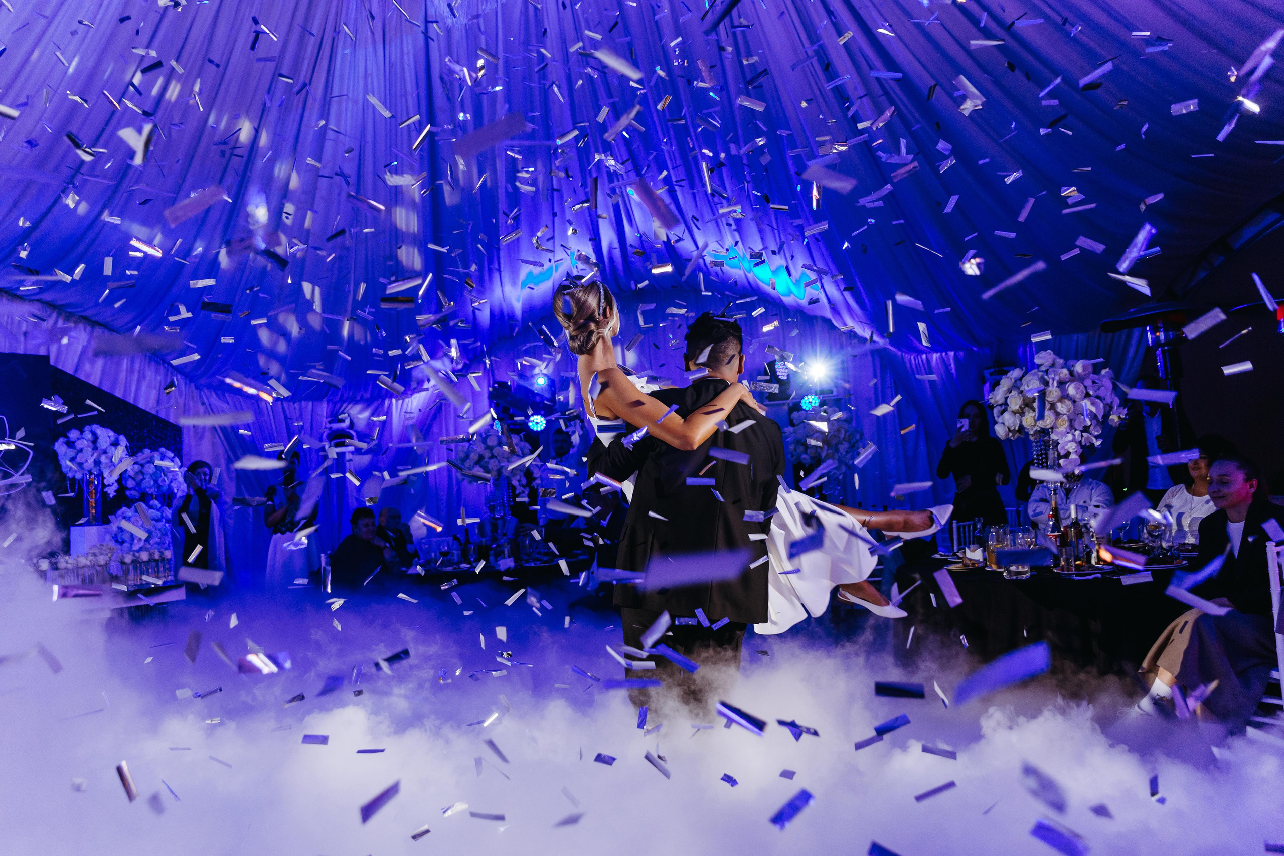 Банкет в шатре Волжский. Свет на свадьбу Нижний Новгород Friends Rent